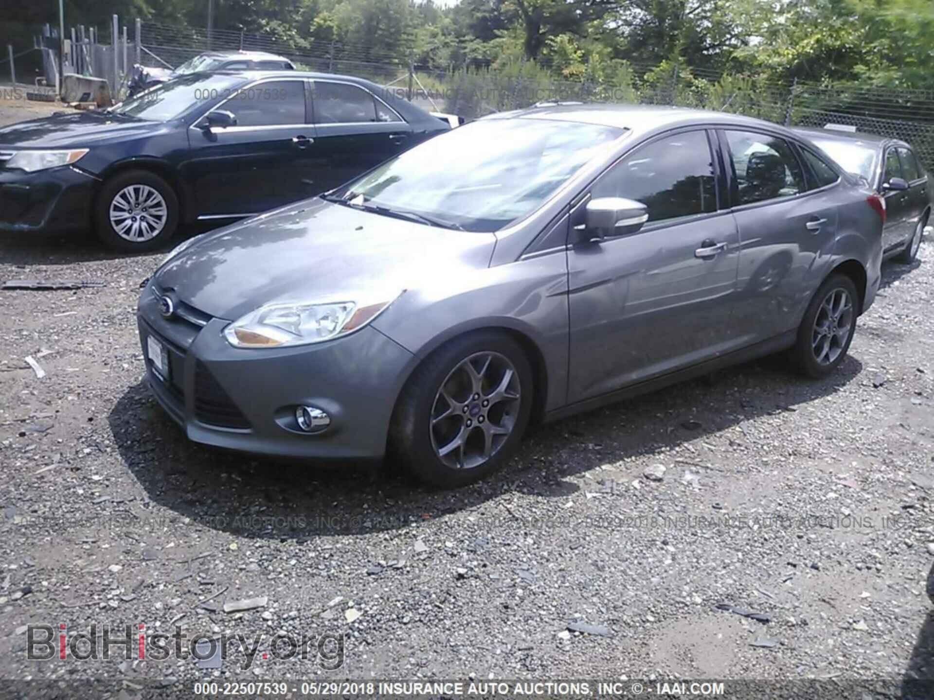 2014 Ford Focus - VIN: 1FADP3F25EL266794 - Photo 2