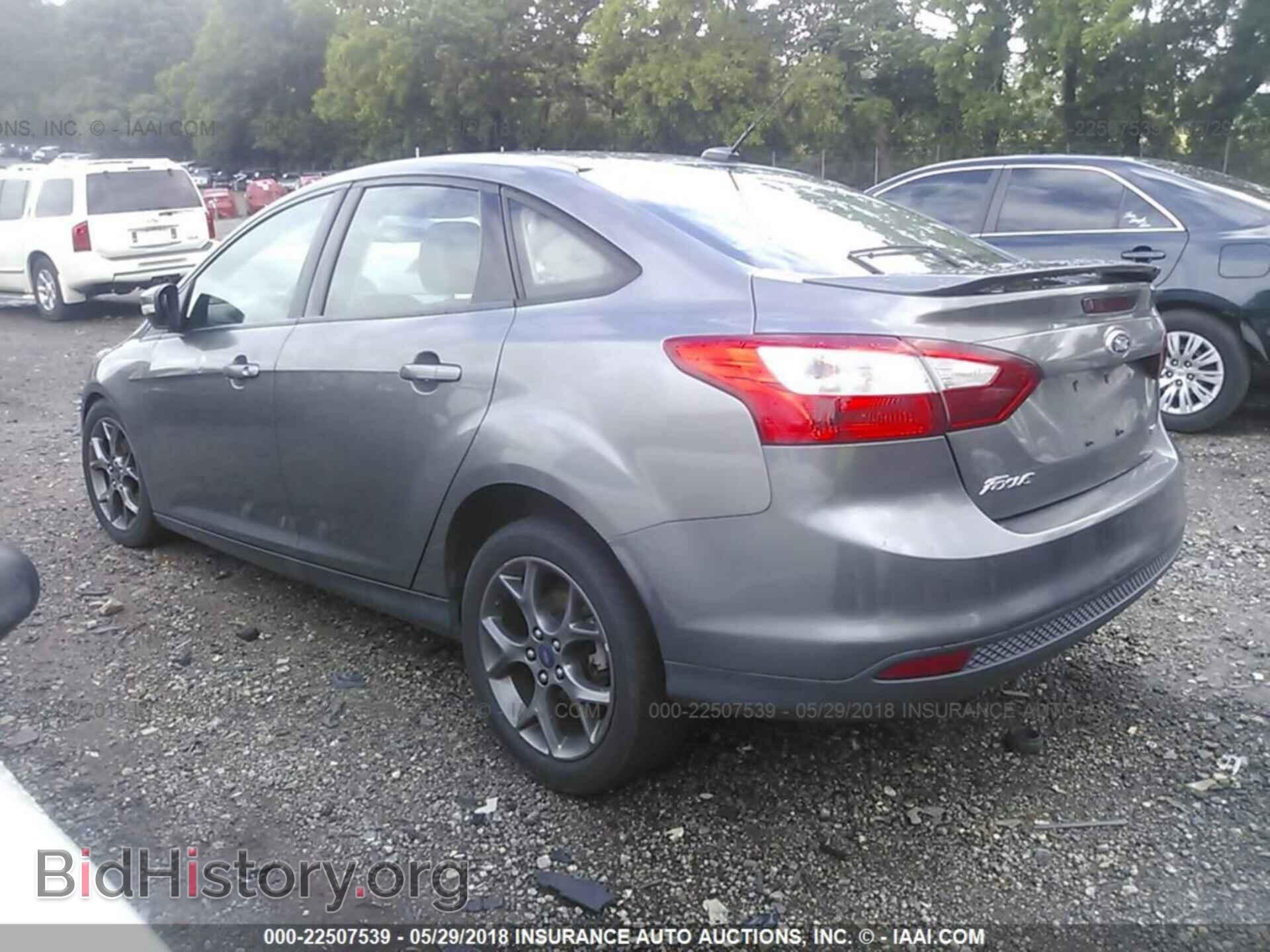 2014 Ford Focus - VIN: 1FADP3F25EL266794 - Photo 3