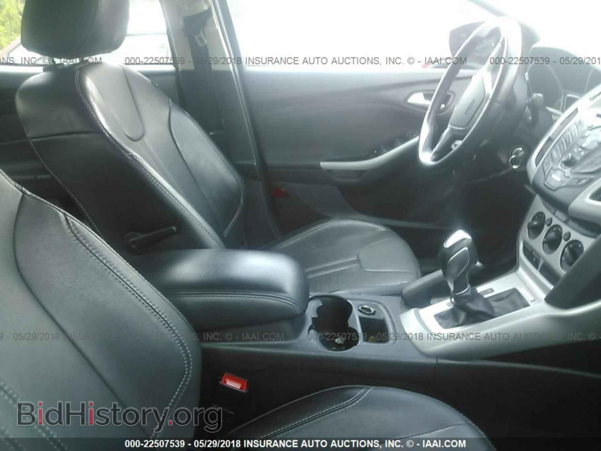 2014 Ford Focus - VIN: 1FADP3F25EL266794 - Photo 5