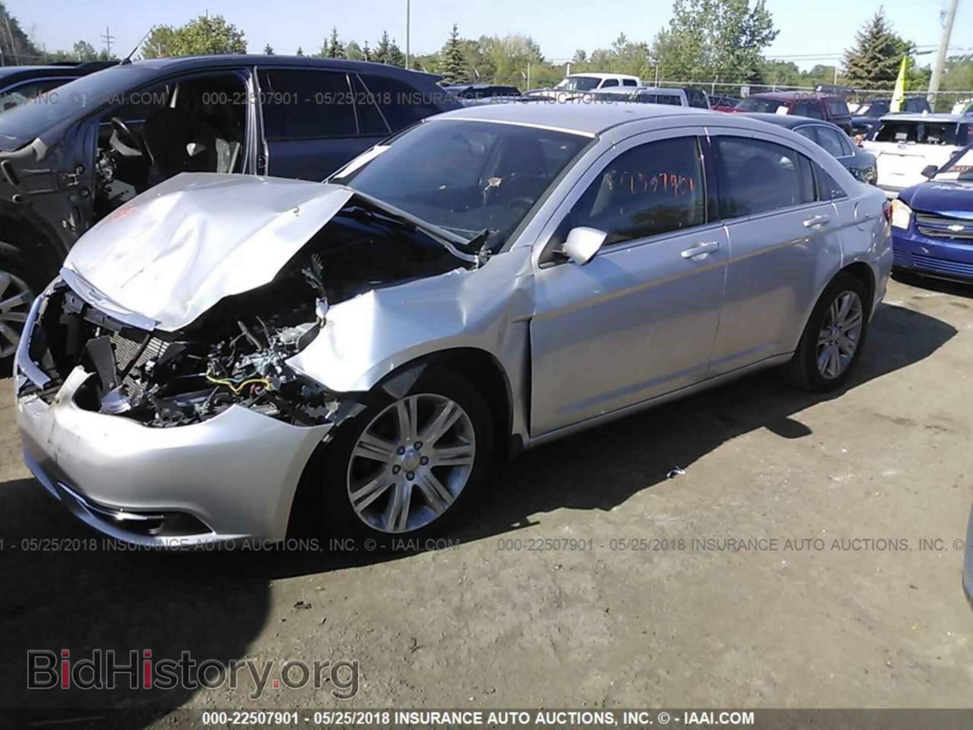 2011 CHRYSLER 200 - VIN: 1C3BC1FBXBN619245 - Фото 2