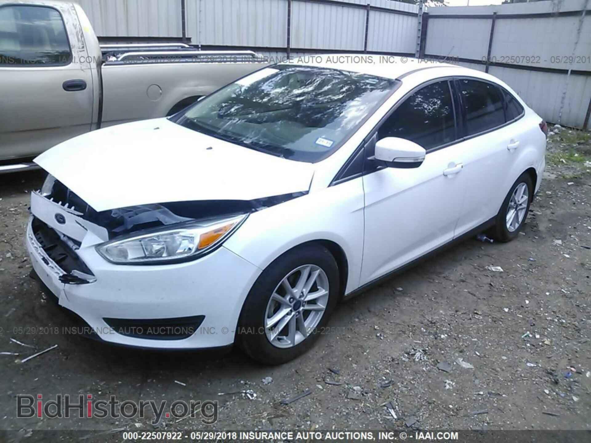 2017 Ford Focus - VIN: 1FADP3F23HL204931 - Photo 2
