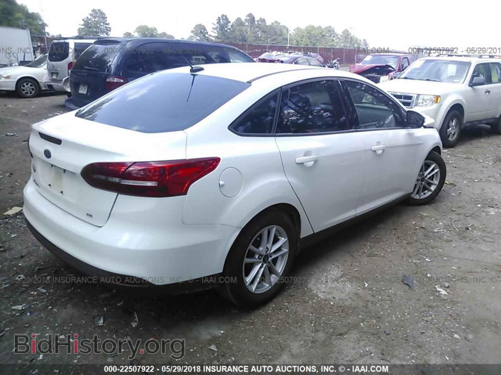 2017 Ford Focus - VIN: 1FADP3F23HL204931 - Photo 4