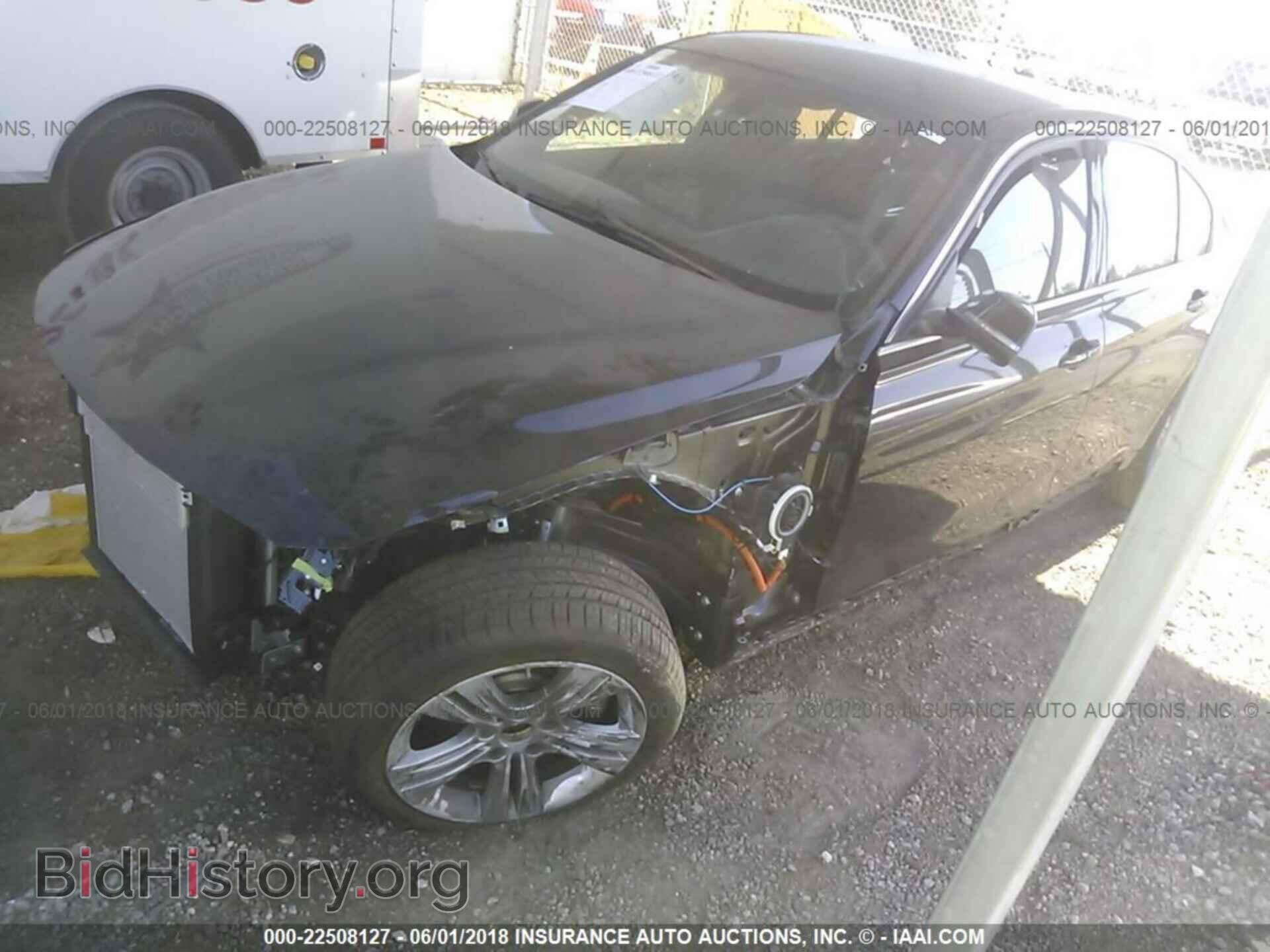 2018 Bmw 330e - VIN: WBA8E1C51JA167641 - Фото 2
