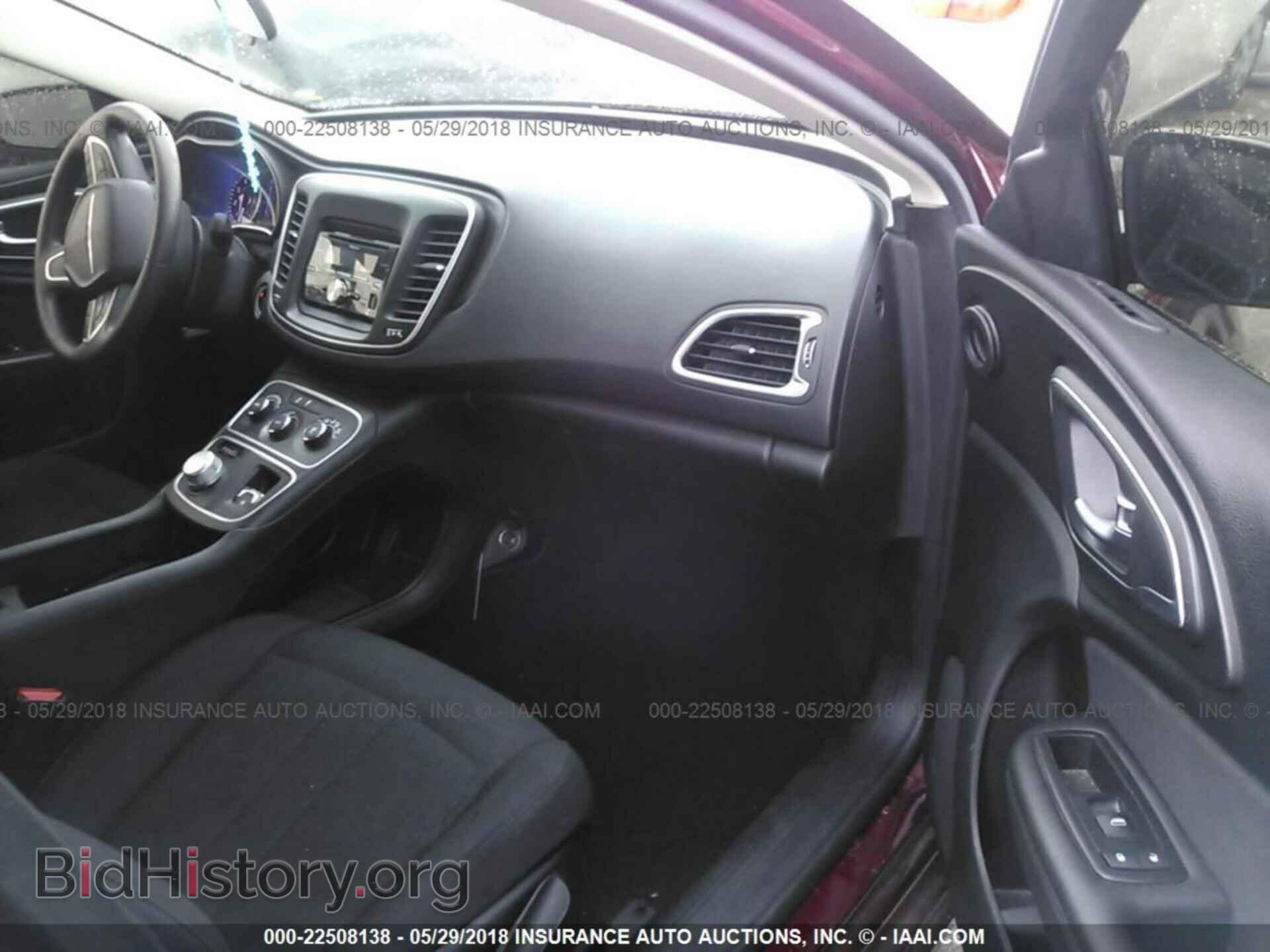 2015 Chrysler 200 - VIN: 1C3CCCFBXFN563815 - Photo 5