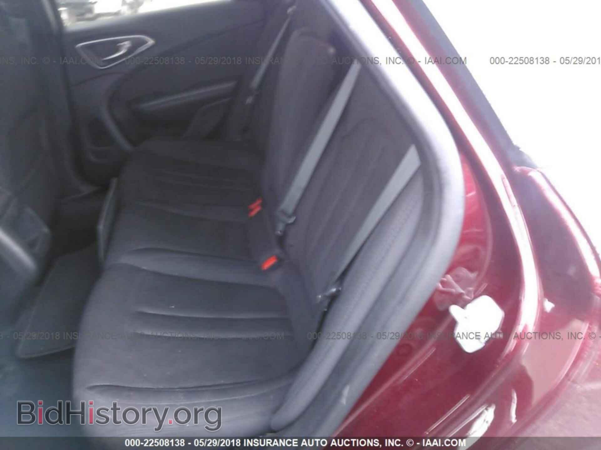 2015 Chrysler 200 - VIN: 1C3CCCFBXFN563815 - Photo 8