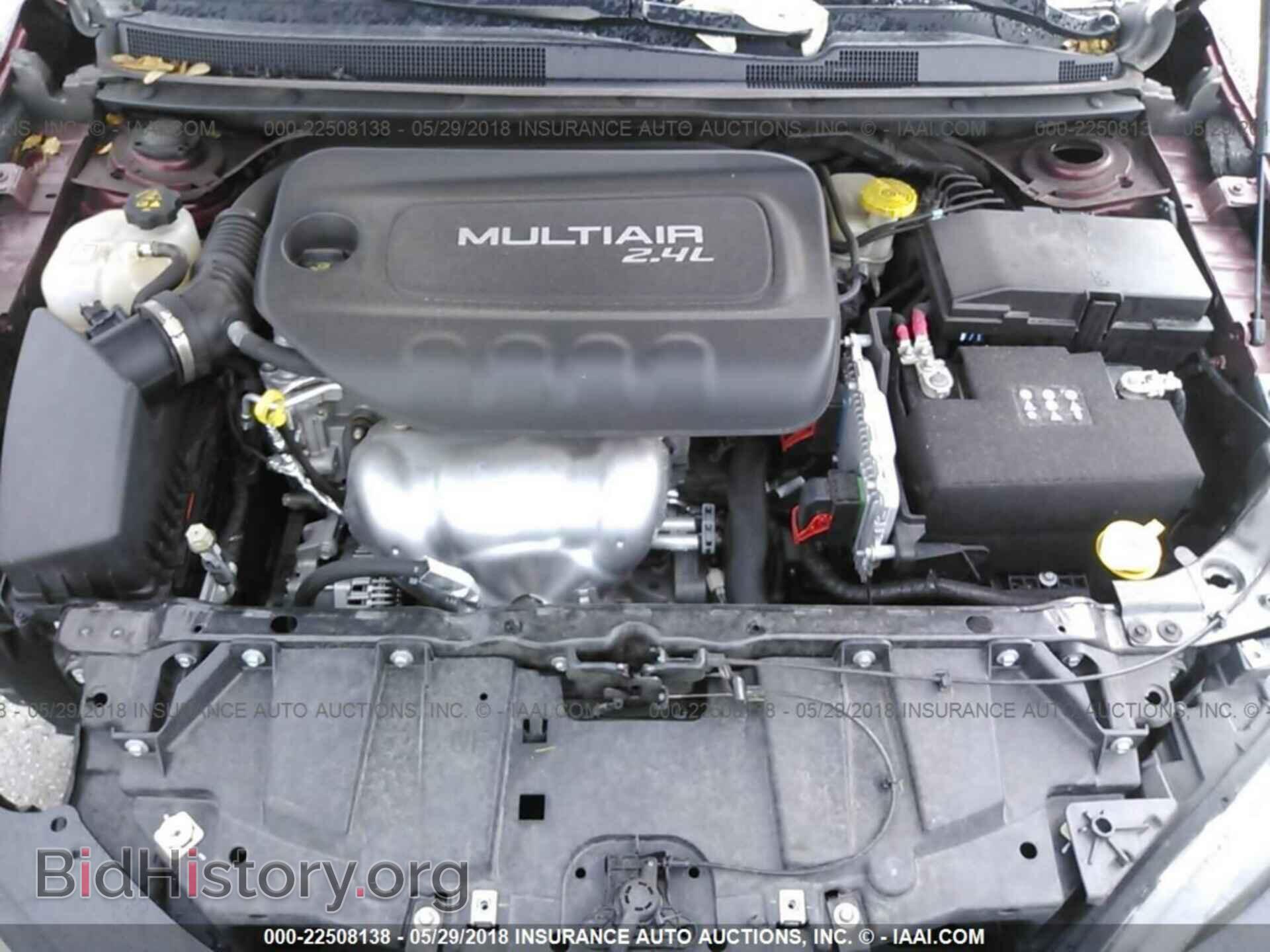 2015 Chrysler 200 - VIN: 1C3CCCFBXFN563815 - Photo 10