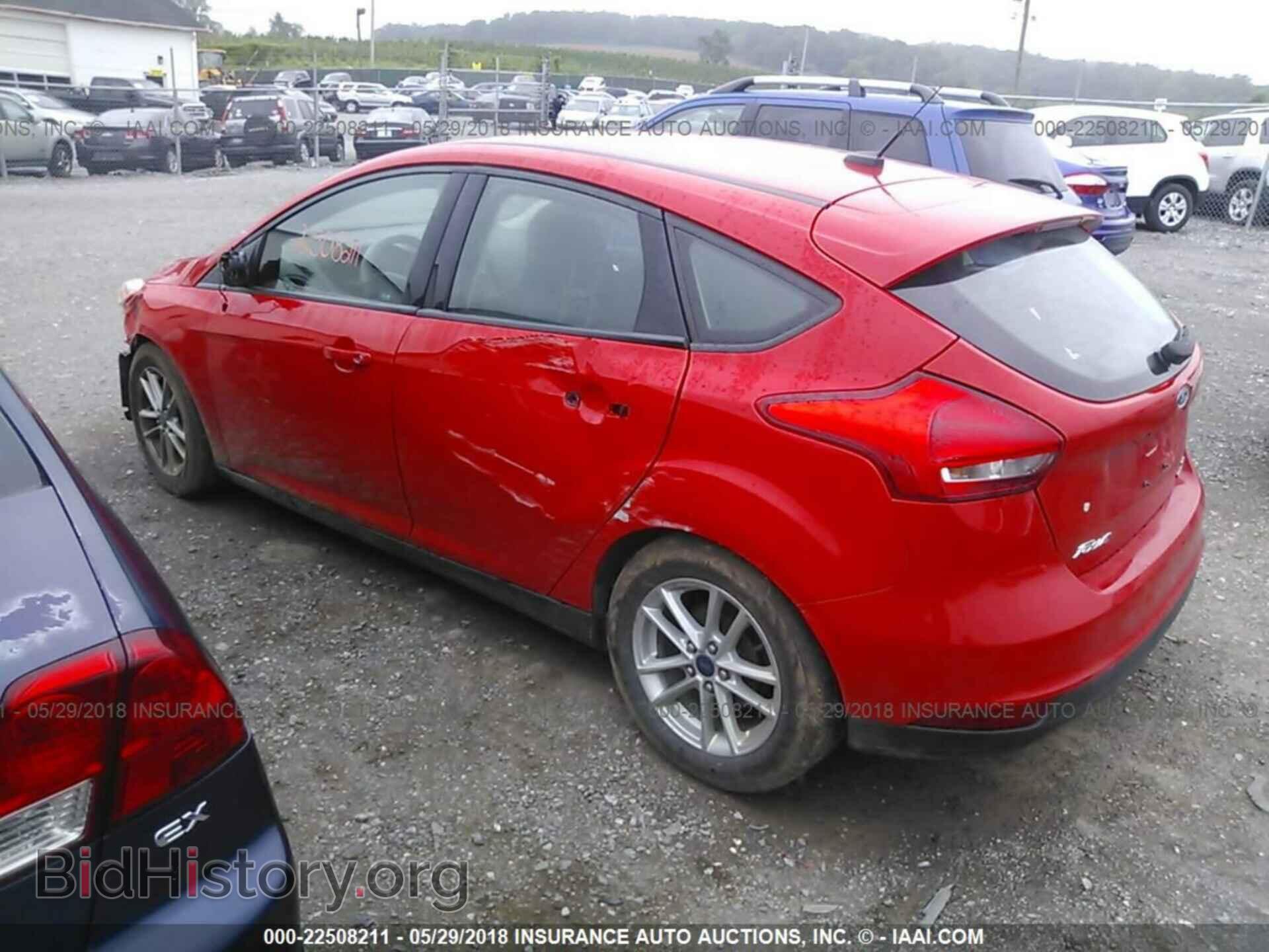 2016 Ford Focus - VIN: 1FADP3K25GL271342 - Photo 3