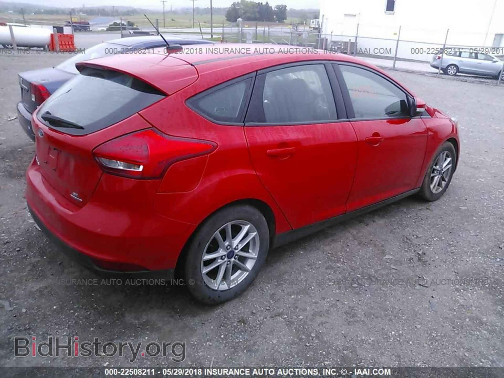 2016 Ford Focus - VIN: 1FADP3K25GL271342 - Photo 4