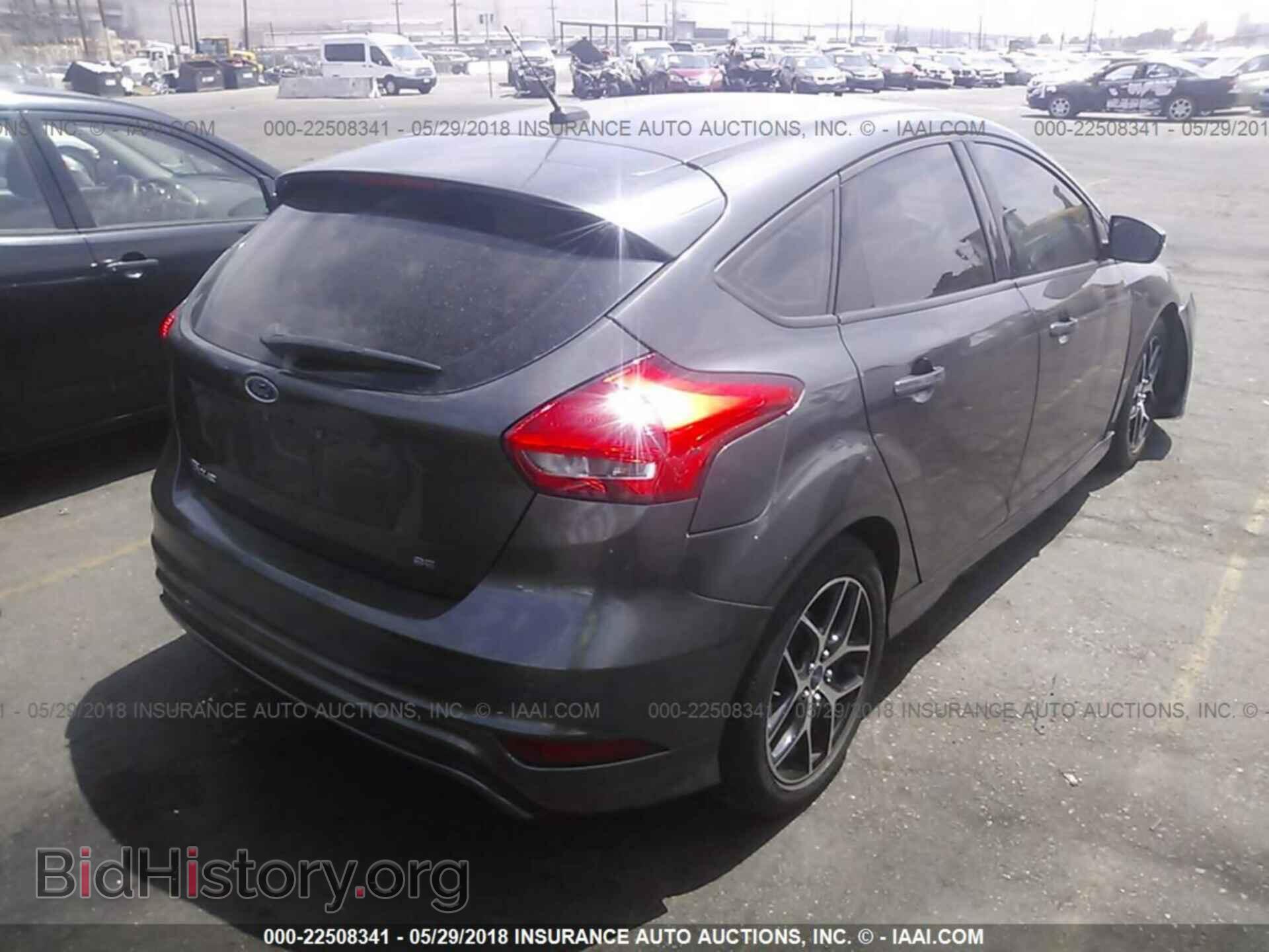 2015 Ford Focus - VIN: 1FADP3K2XFL375324 - Photo 4