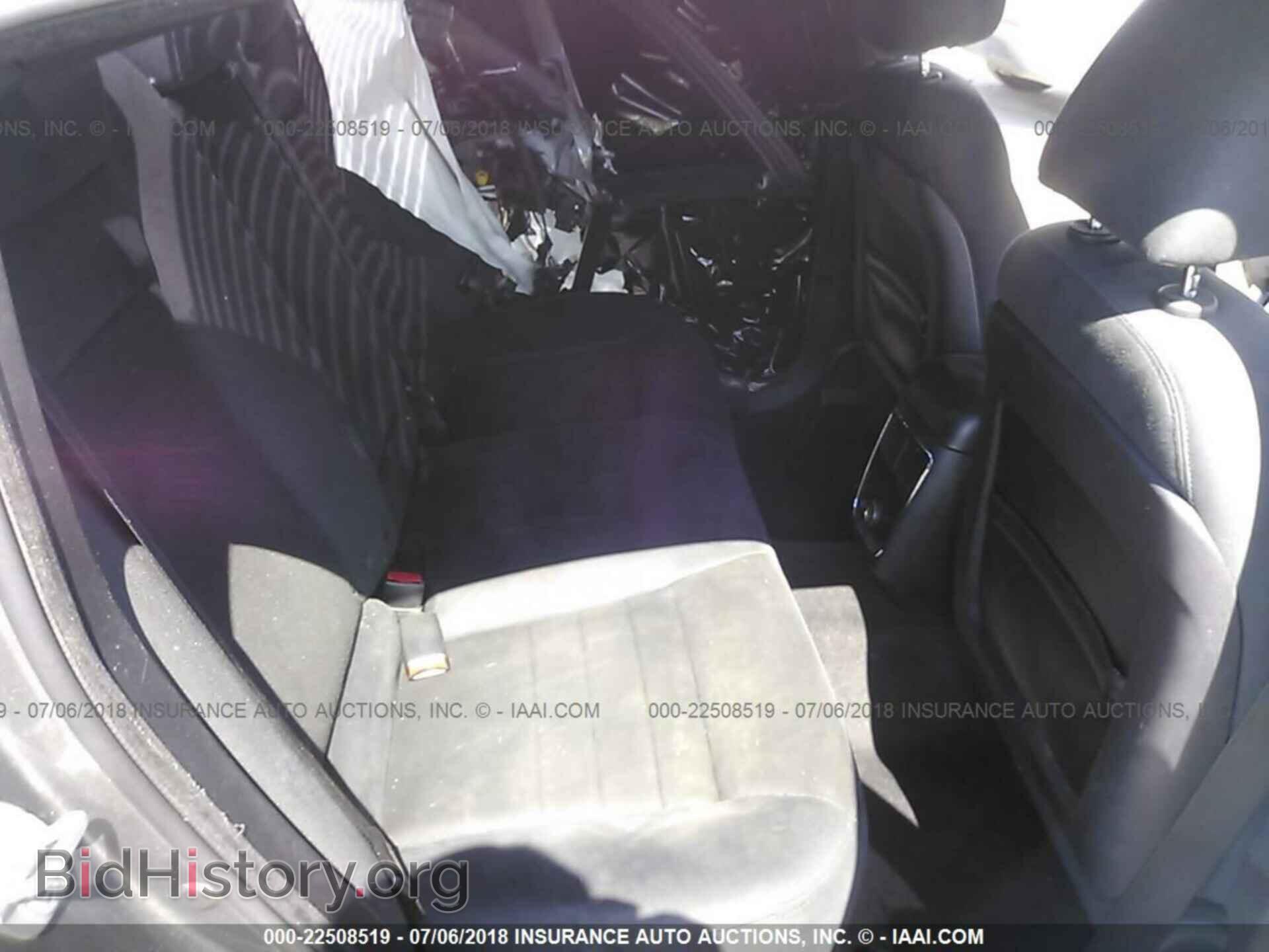2011 Dodge Charger - VIN: 2B3CL3CG4BH563437 - Photo 8