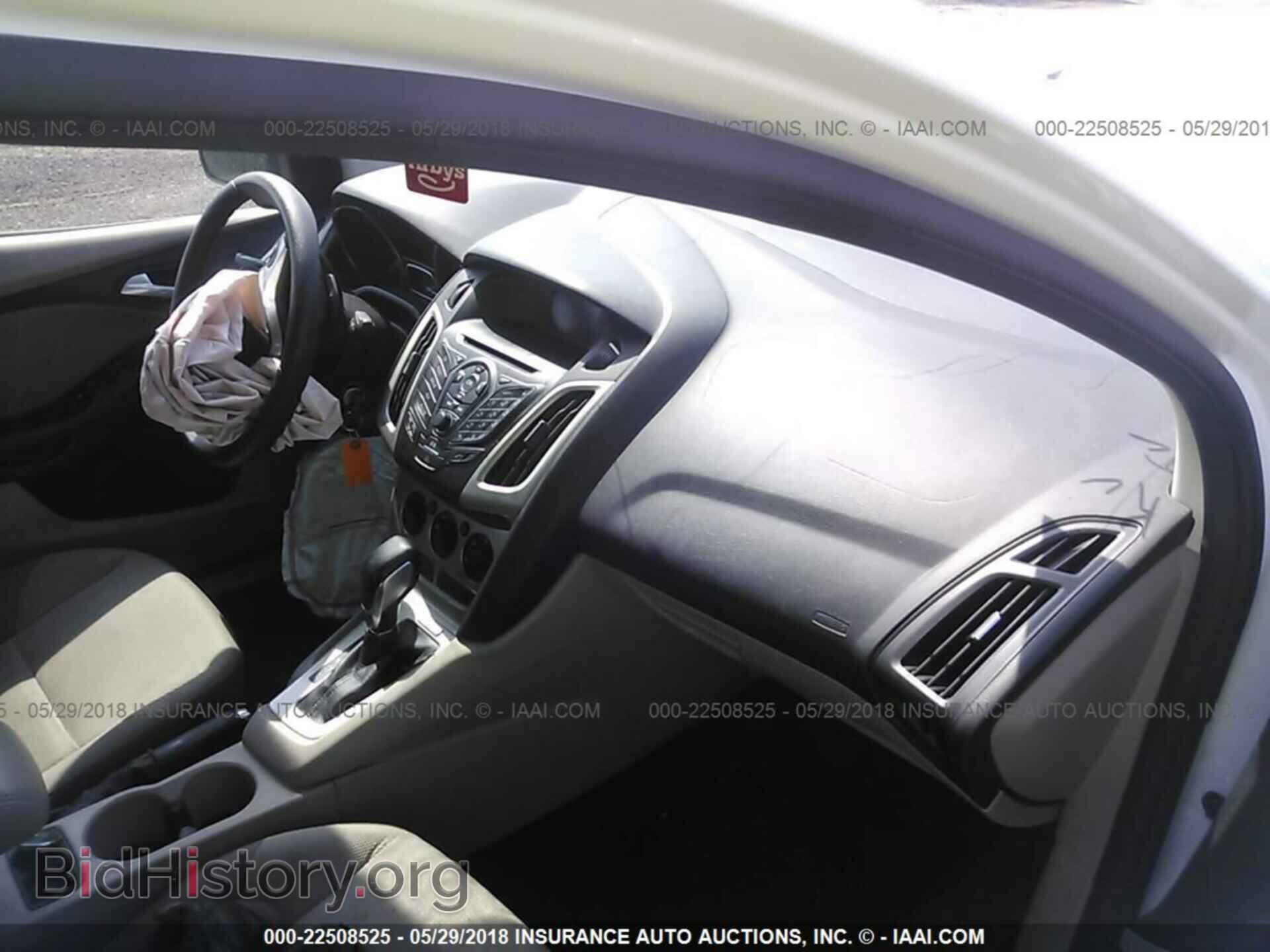 2013 Ford Focus - VIN: 1FADP3F25DL183946 - Photo 5