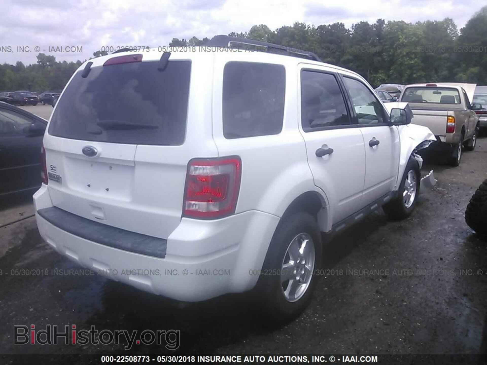 2011 Ford Escape - VIN: 1FMCU0D79BKC06140 - Photo 4