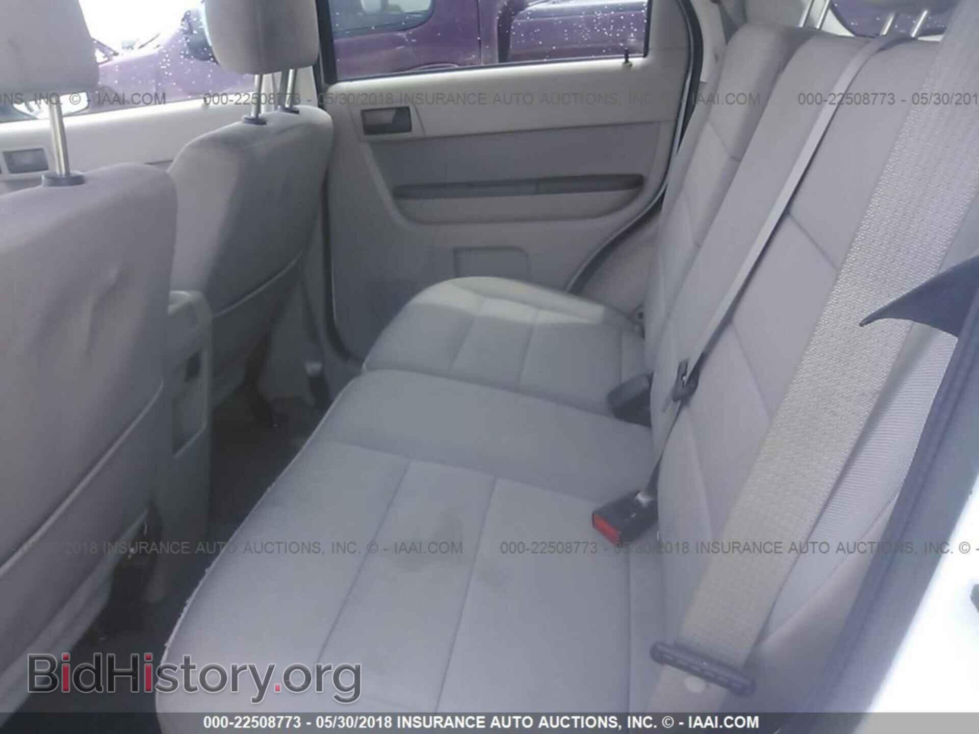 2011 Ford Escape - VIN: 1FMCU0D79BKC06140 - Photo 8