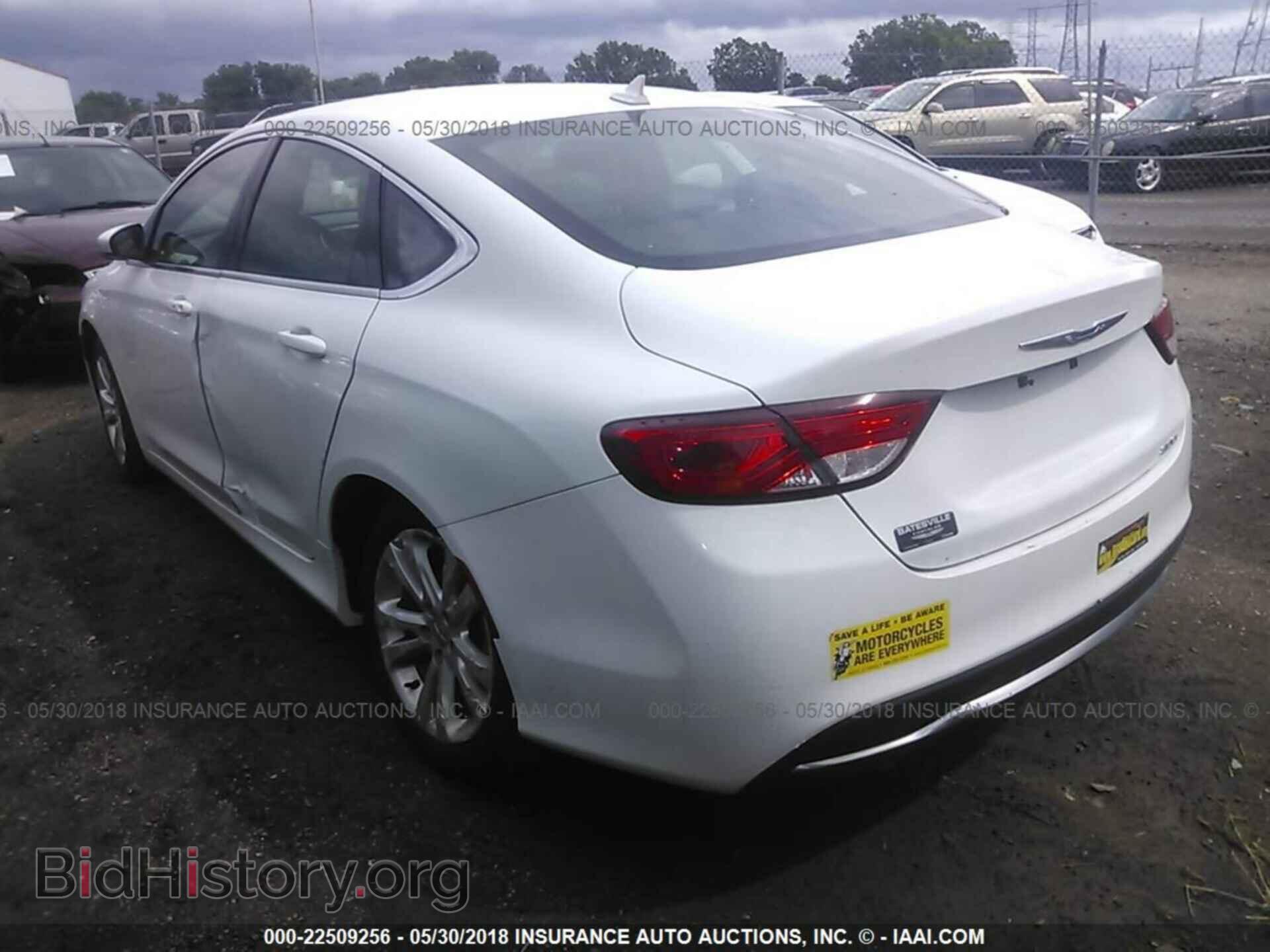 2016 Chrysler 200 - VIN: 1C3CCCAB5GN195374 - Photo 3