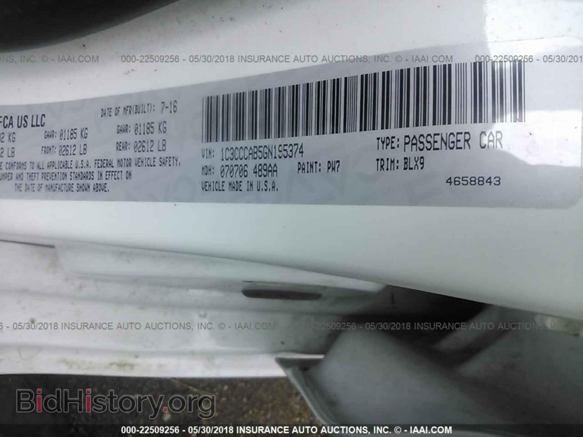 2016 Chrysler 200 - VIN: 1C3CCCAB5GN195374 - Photo 9