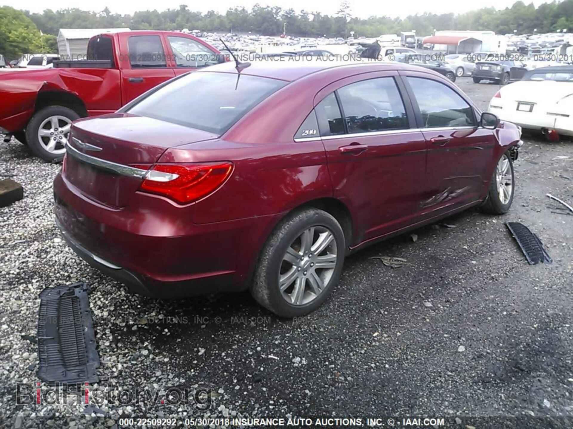 2013 Chrysler 200 - VIN: 1C3CCBAB7DN733191 - Фото 4