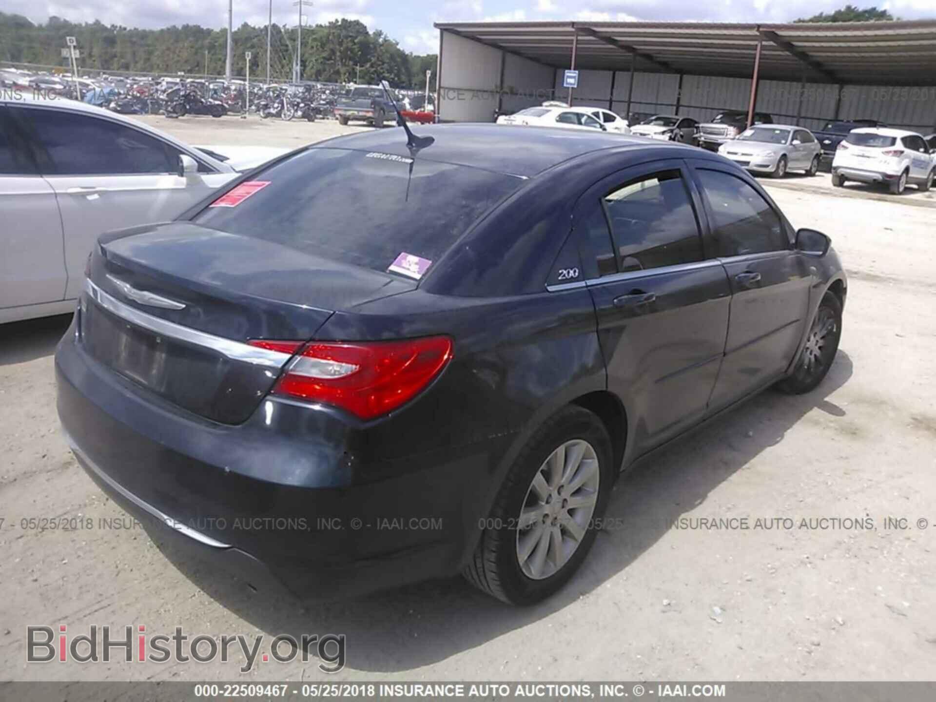 2011 Chrysler 200 - VIN: 1C3BC1FG3BN538745 - Фото 4