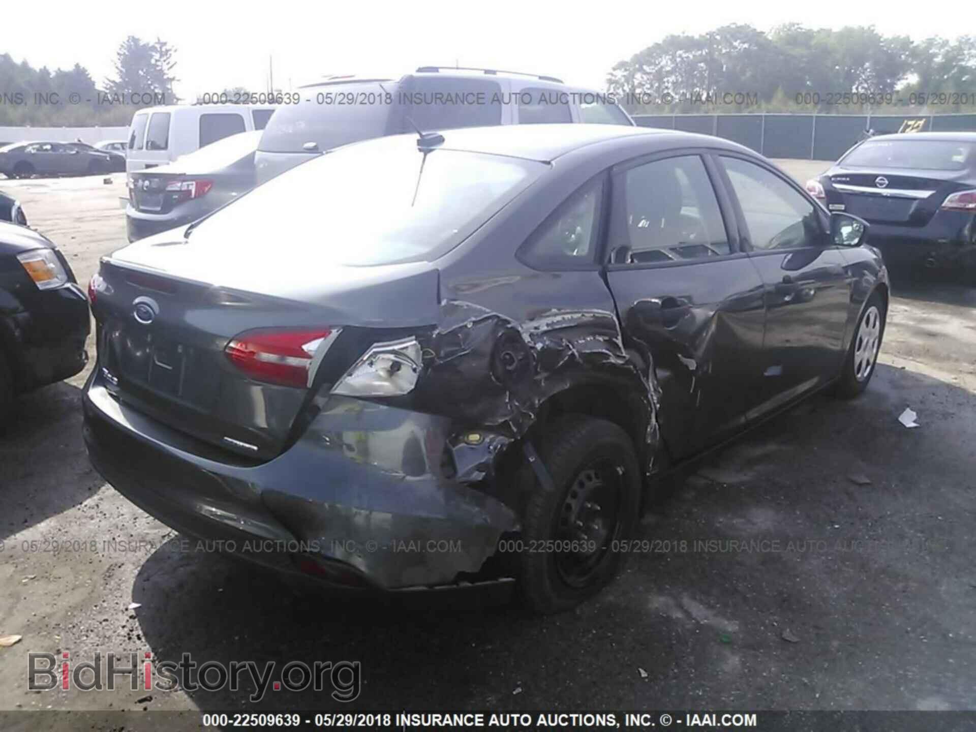 2015 Ford Focus - VIN: 1FADP3E22FL362868 - Photo 4