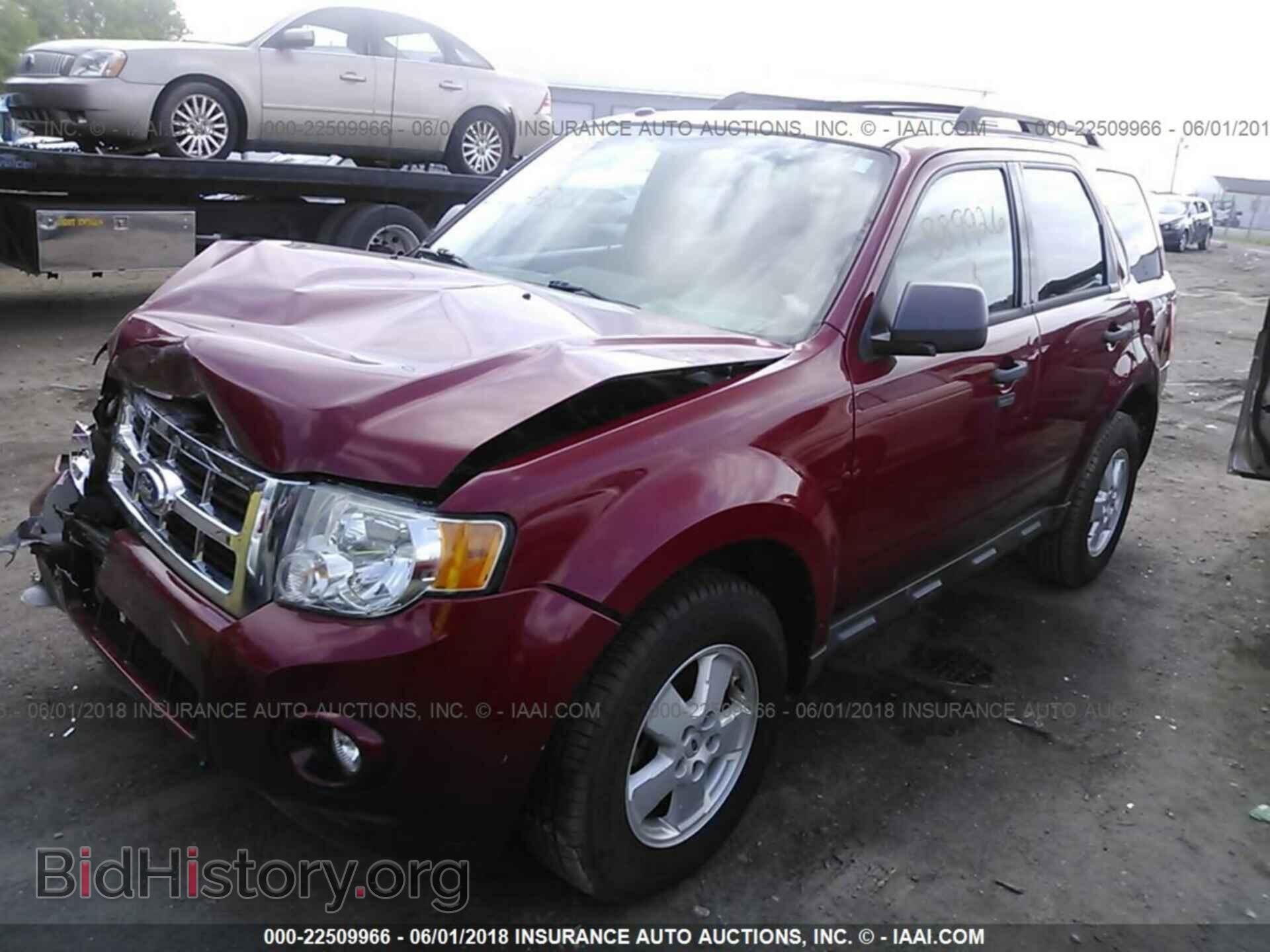 2011 Ford Escape - VIN: 1FMCU9D79BKB89926 - Фото 2