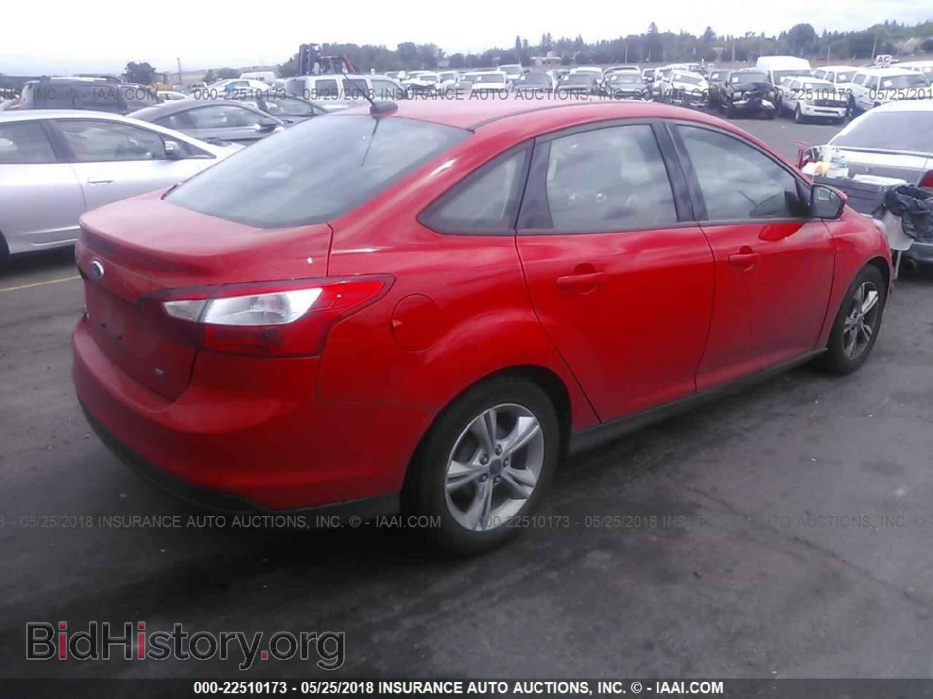 2014 Ford Focus - VIN: 1FADP3F22EL335666 - Photo 4