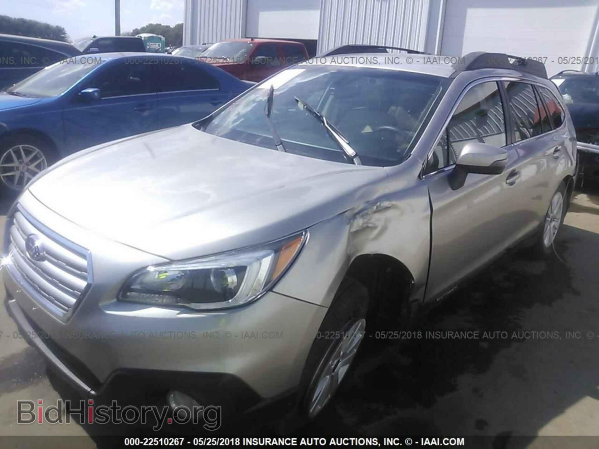 2017 Subaru Outback - VIN: 4S4BSAFCXH3429484 - Photo 2