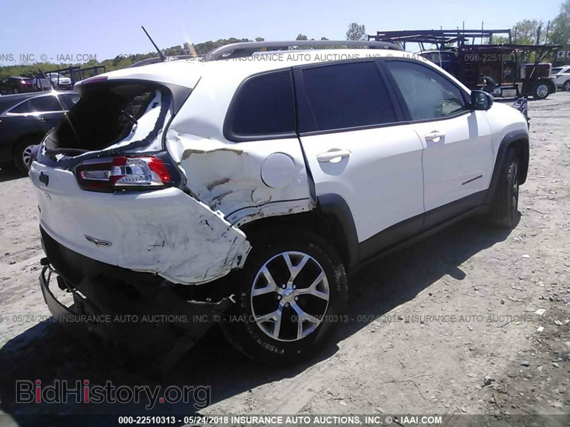 2014 Jeep Cherokee - VIN: 1C4PJMBSXEW267605 - Фото 4