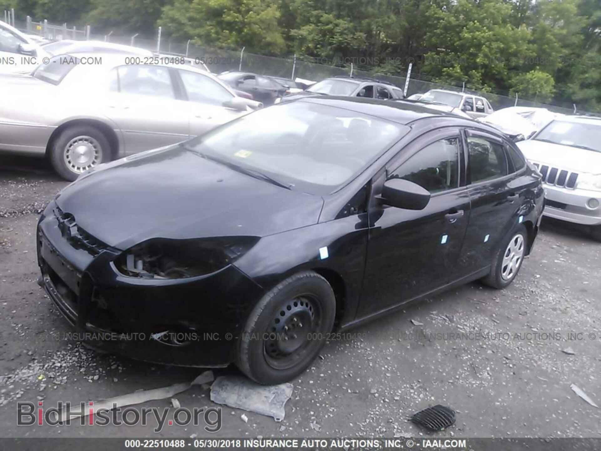 2012 Ford Focus - VIN: 1FAHP3E24CL232619 - Photo 2