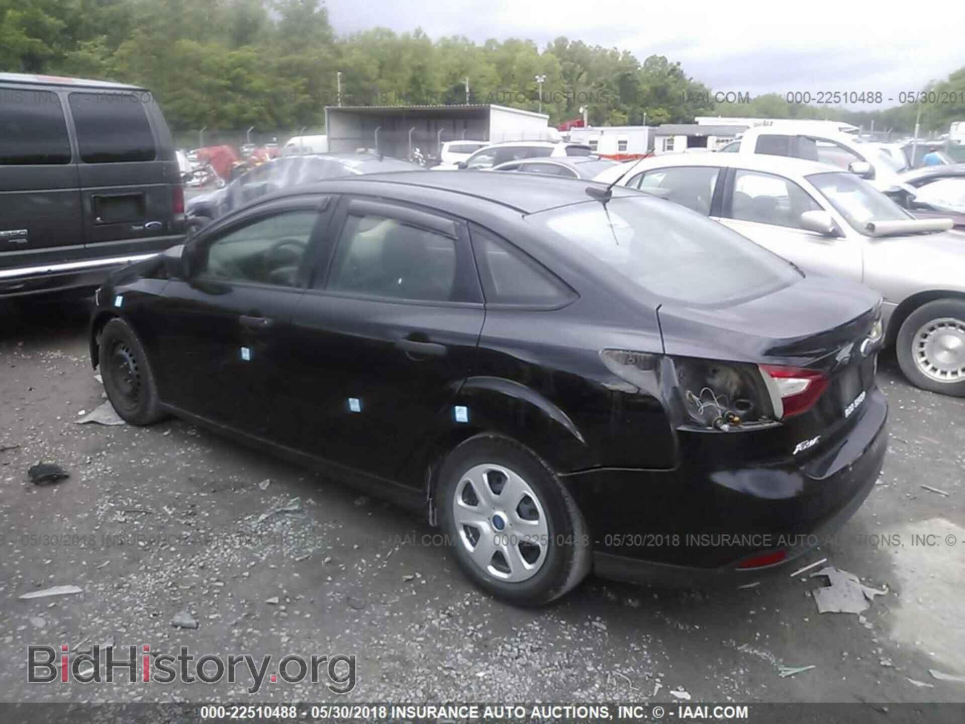 2012 Ford Focus - VIN: 1FAHP3E24CL232619 - Photo 3