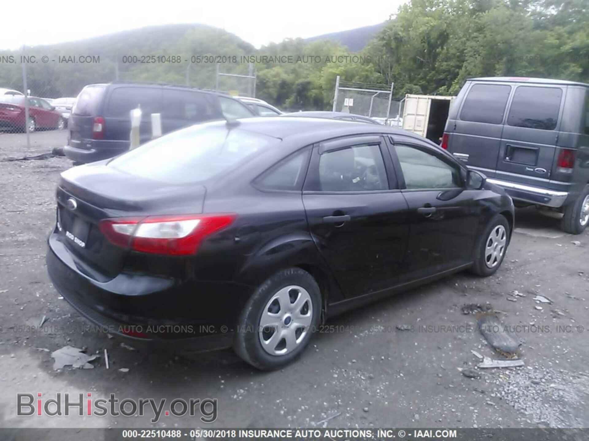 2012 Ford Focus - VIN: 1FAHP3E24CL232619 - Photo 4