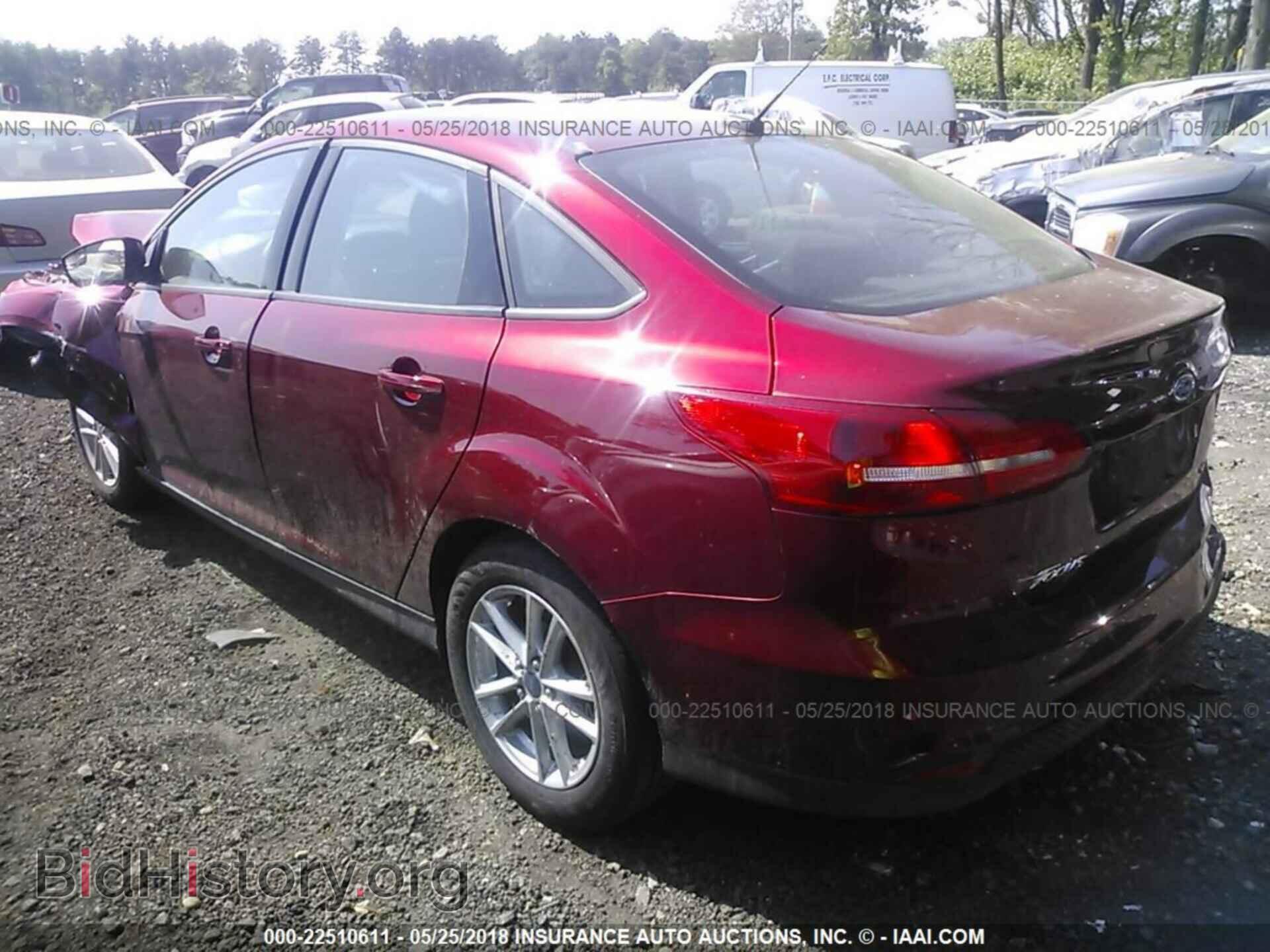 2016 Ford Focus - VIN: 1FADP3F20GL248481 - Photo 3