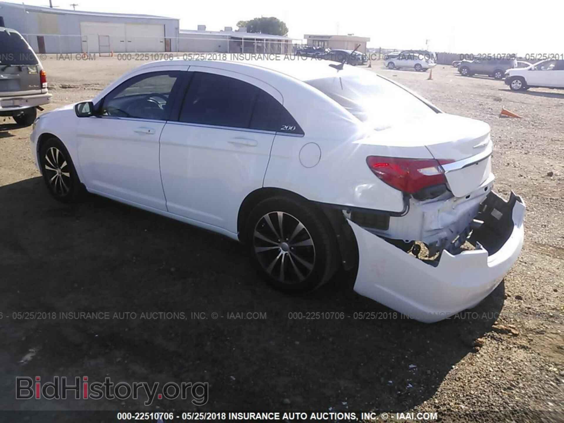 2013 Chrysler 200 - VIN: 1C3CCBCG8DN574528 - Photo 3
