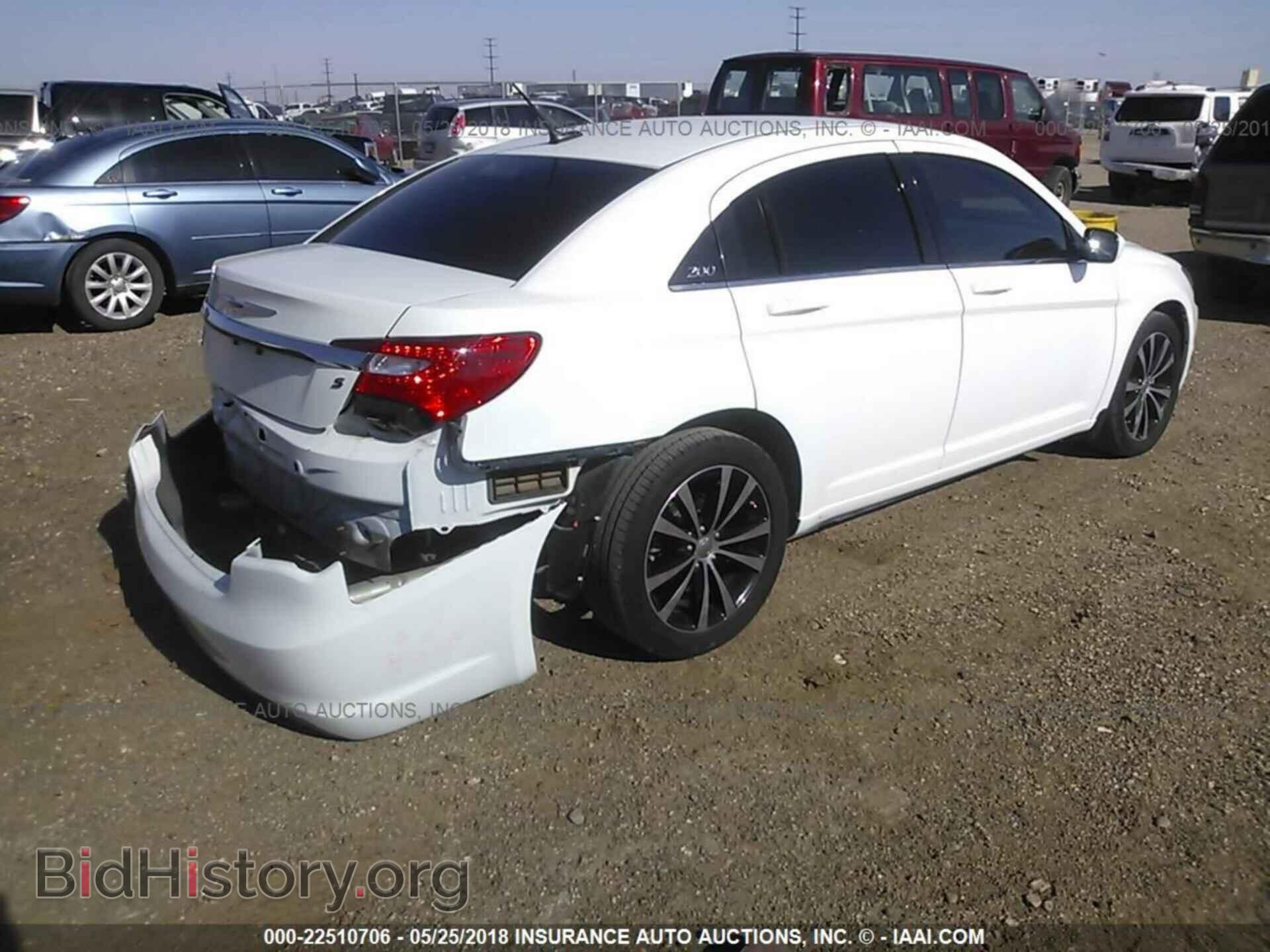 2013 Chrysler 200 - VIN: 1C3CCBCG8DN574528 - Photo 4