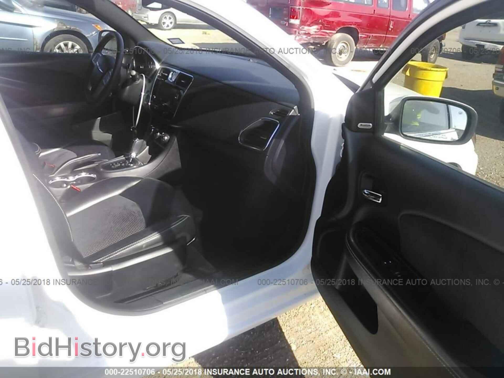 2013 Chrysler 200 - VIN: 1C3CCBCG8DN574528 - Photo 5
