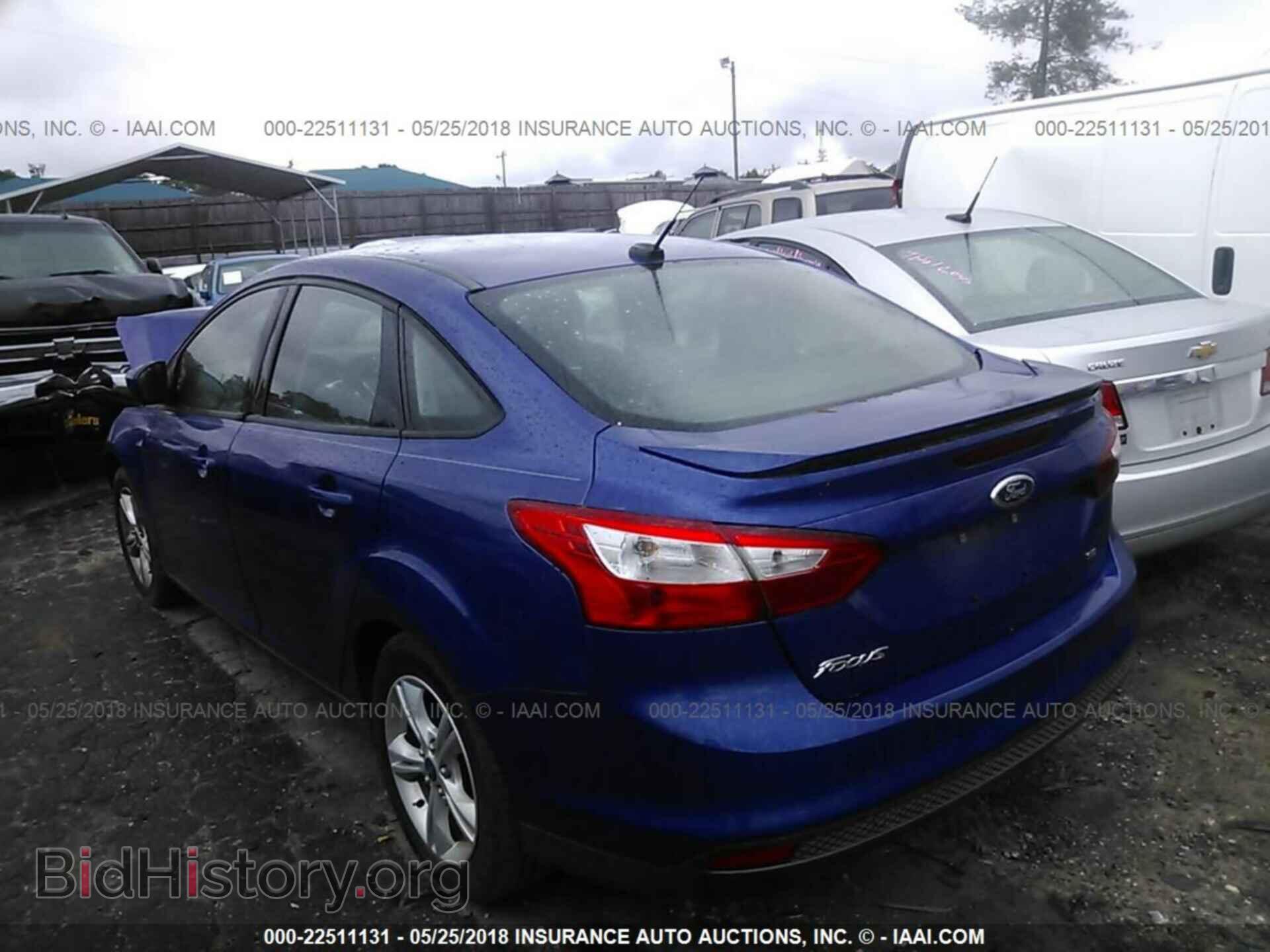 2012 Ford Focus - VIN: 1FAHP3F23CL298058 - Photo 3