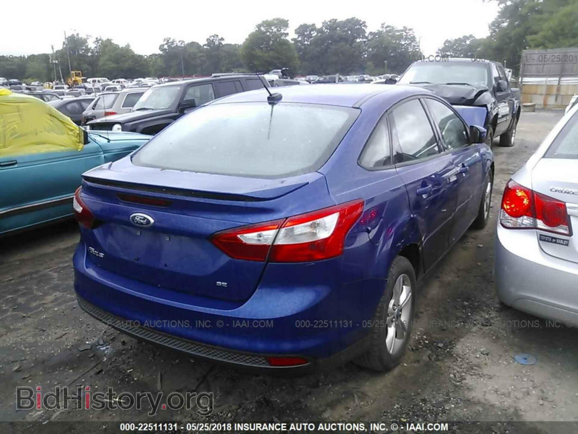 2012 Ford Focus - VIN: 1FAHP3F23CL298058 - Photo 4
