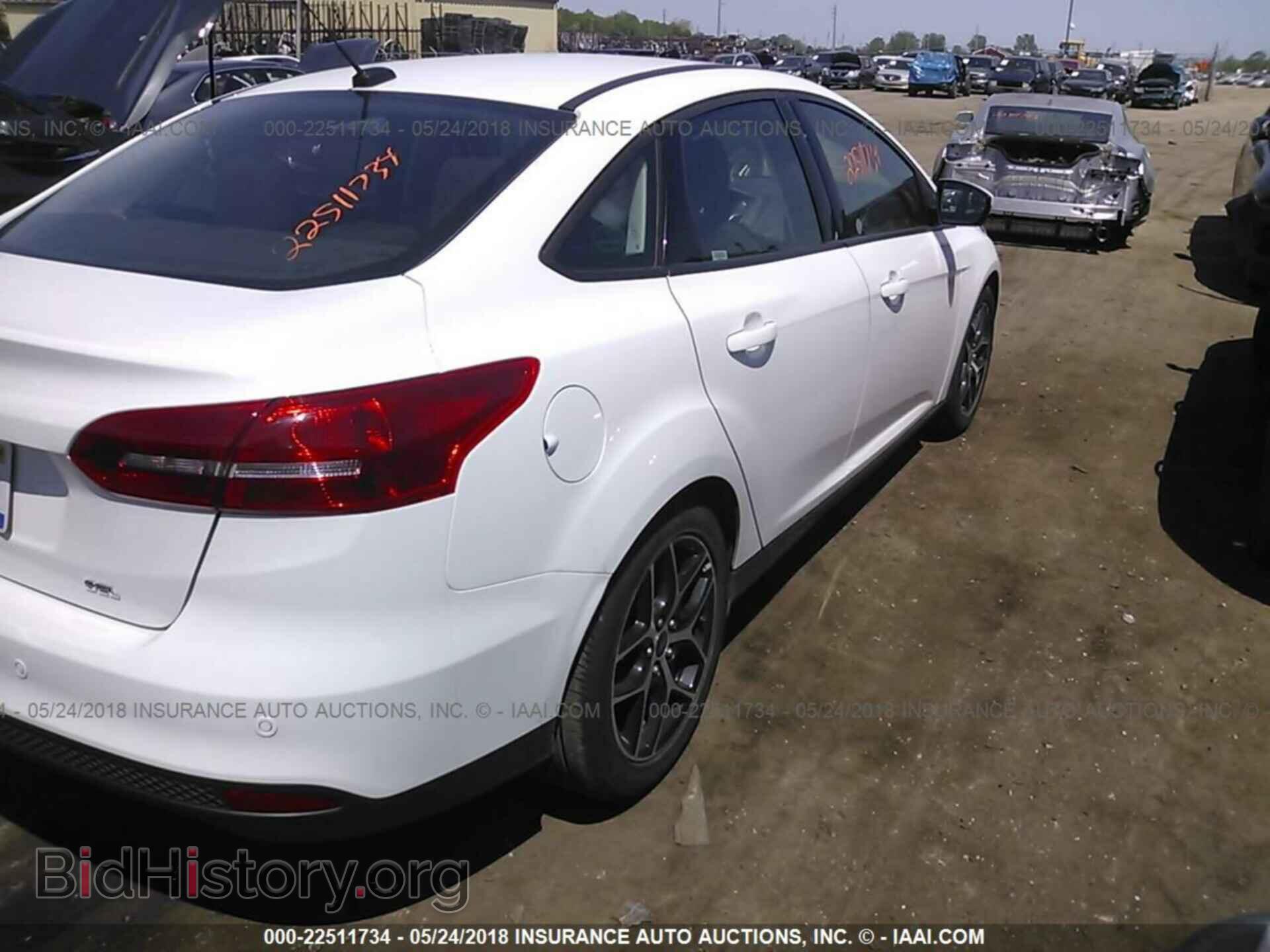 2017 Ford Focus - VIN: 1FADP3H20HL287148 - Photo 4