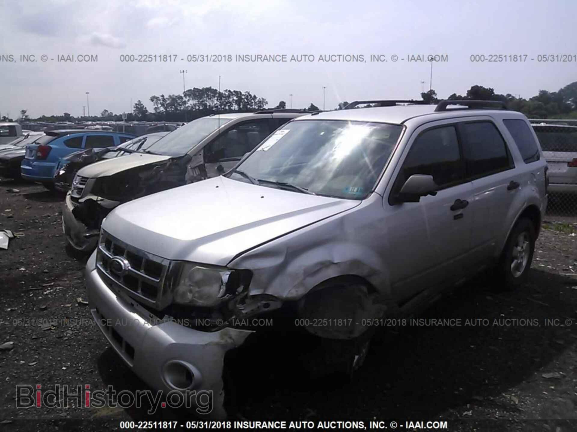 2011 Ford Escape - VIN: 1FMCU0D7XBKB12106 - Photo 2