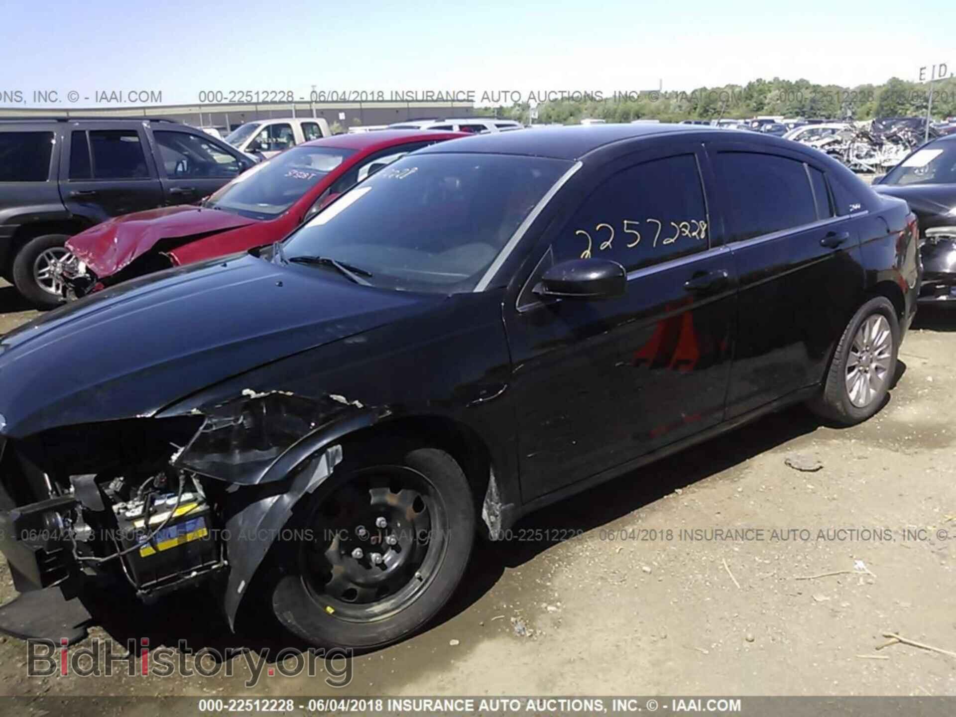2012 Chrysler 200 - VIN: 1C3CCBAB5CN169135 - Photo 2