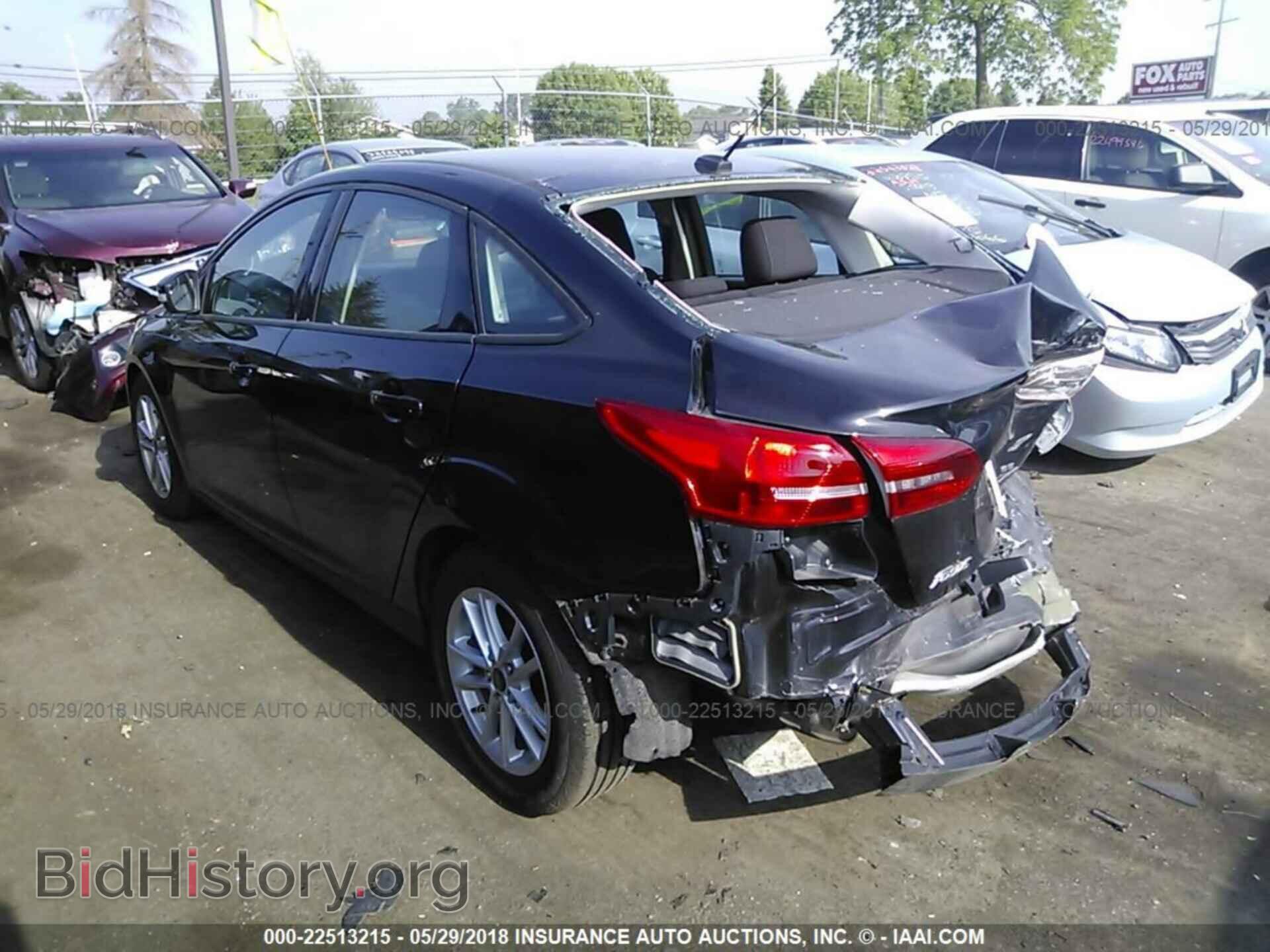 2016 Ford Focus - VIN: 1FADP3F28GL343659 - Photo 3