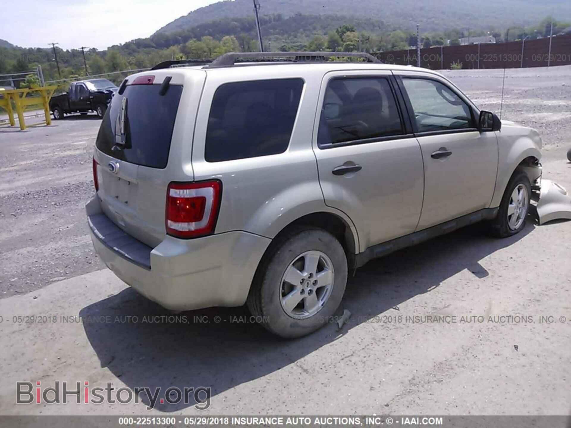 2011 Ford Escape - VIN: 1FMCU9D71BKB26416 - Фото 4