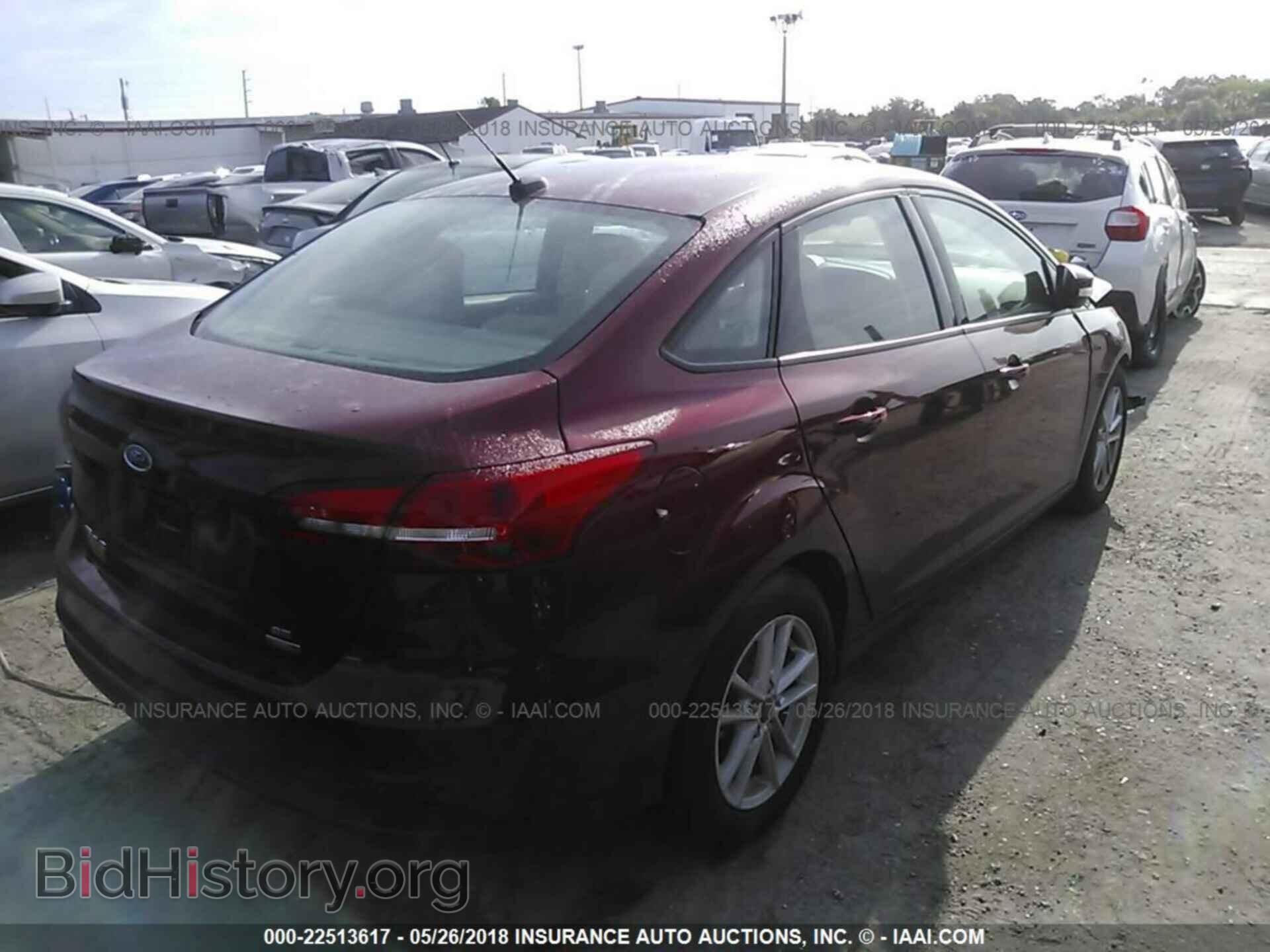 2017 Ford Focus - VIN: 1FADP3FEXHL218545 - Photo 4