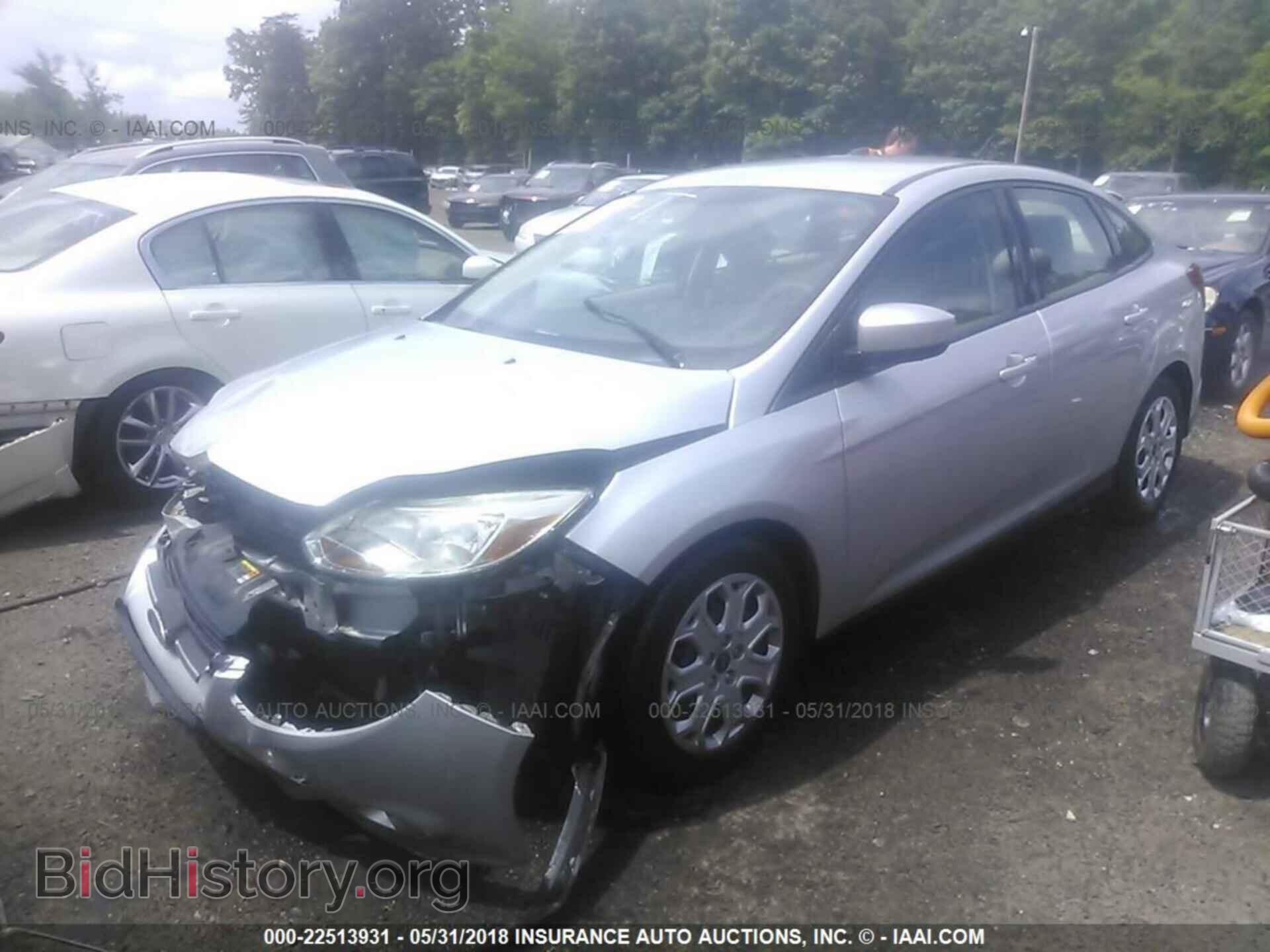 2012 Ford Focus - VIN: 1FAHP3F21CL132511 - Photo 2
