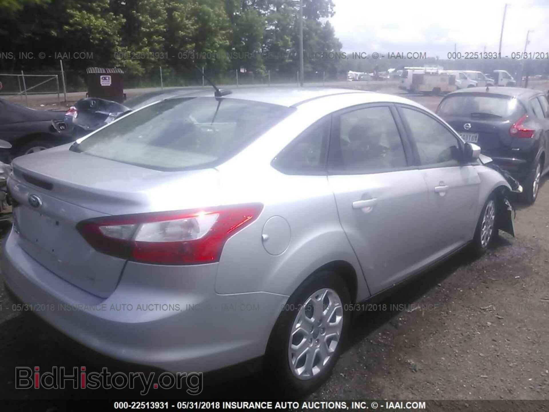 2012 Ford Focus - VIN: 1FAHP3F21CL132511 - Photo 4