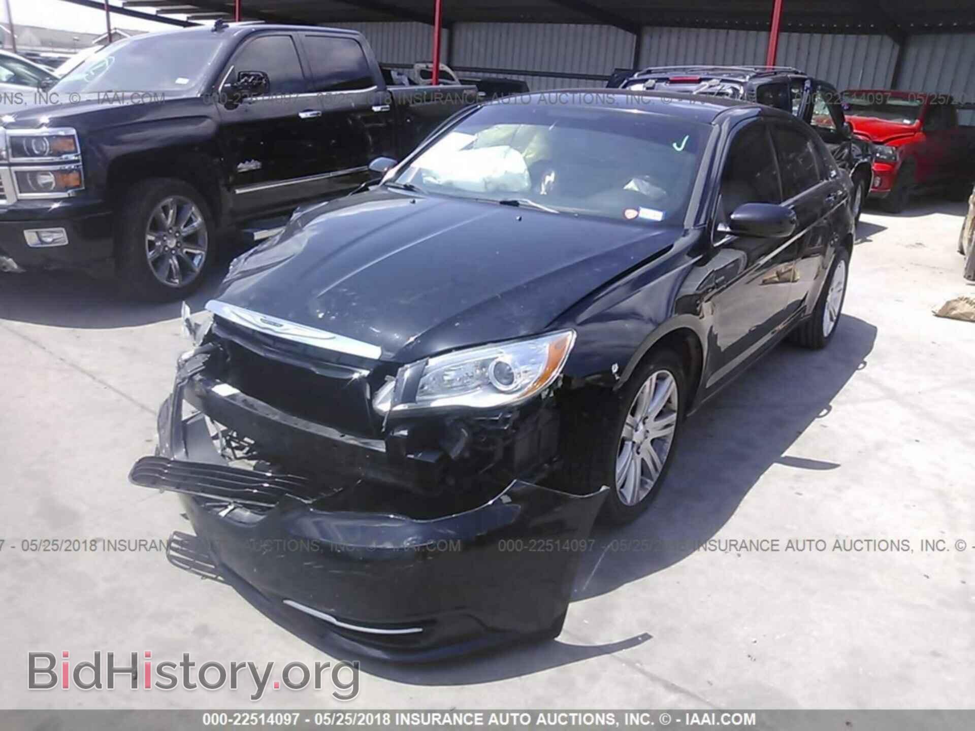 2013 Chrysler 200 - VIN: 1C3CCBBB4DN693862 - Фото 2