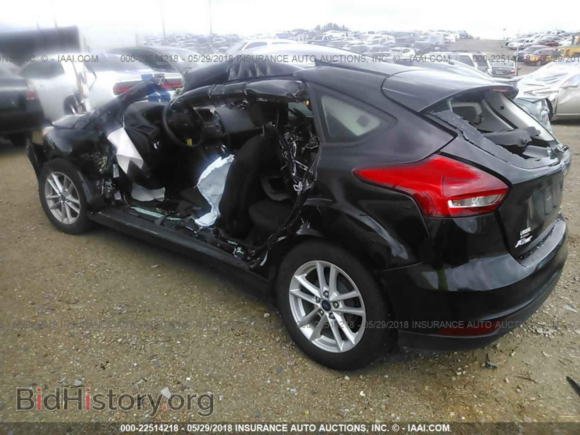 2016 Ford Focus - VIN: 1FADP3K20GL381747 - Photo 3
