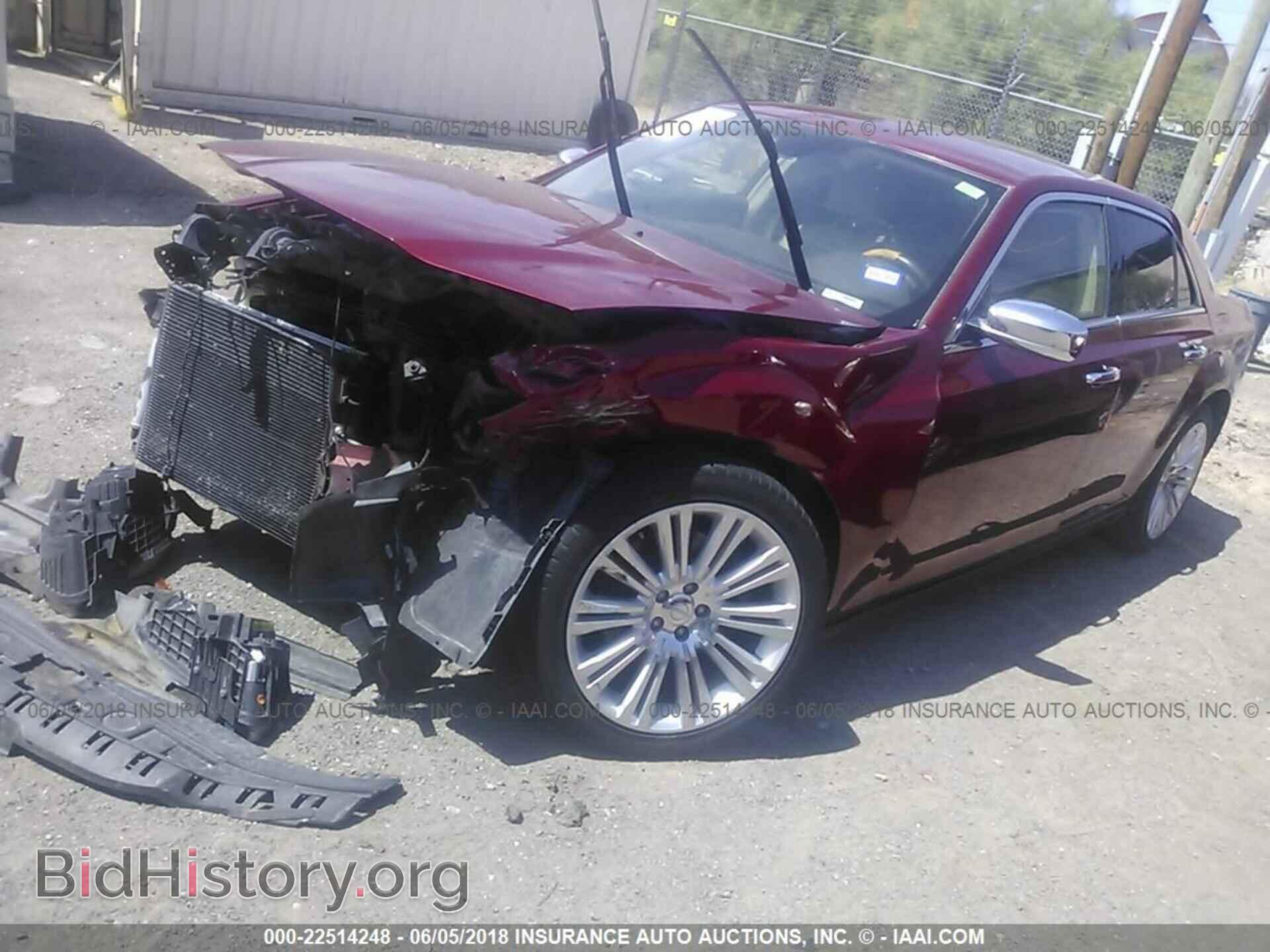 2012 Chrysler 300c - VIN: 2C3CCAET7CH174651 - Фото 2