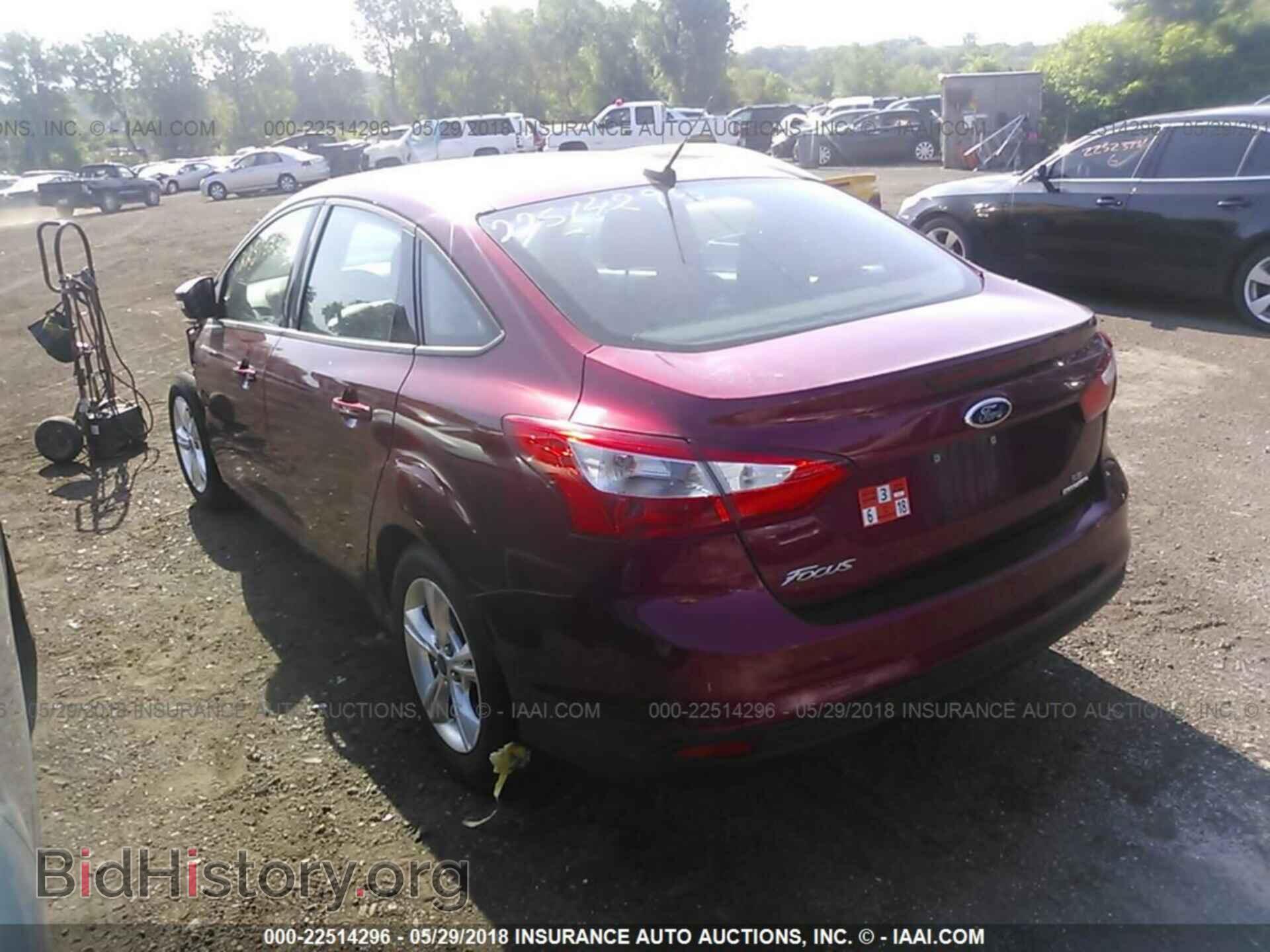 2014 Ford Focus - VIN: 1FADP3F23EL264235 - Photo 3