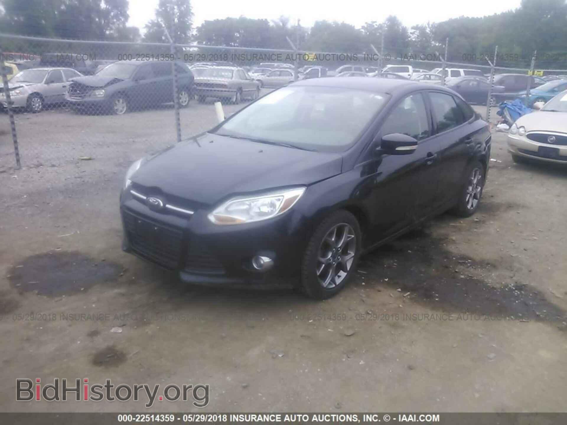 2013 Ford Focus - VIN: 1FADP3F2XDL113598 - Photo 2