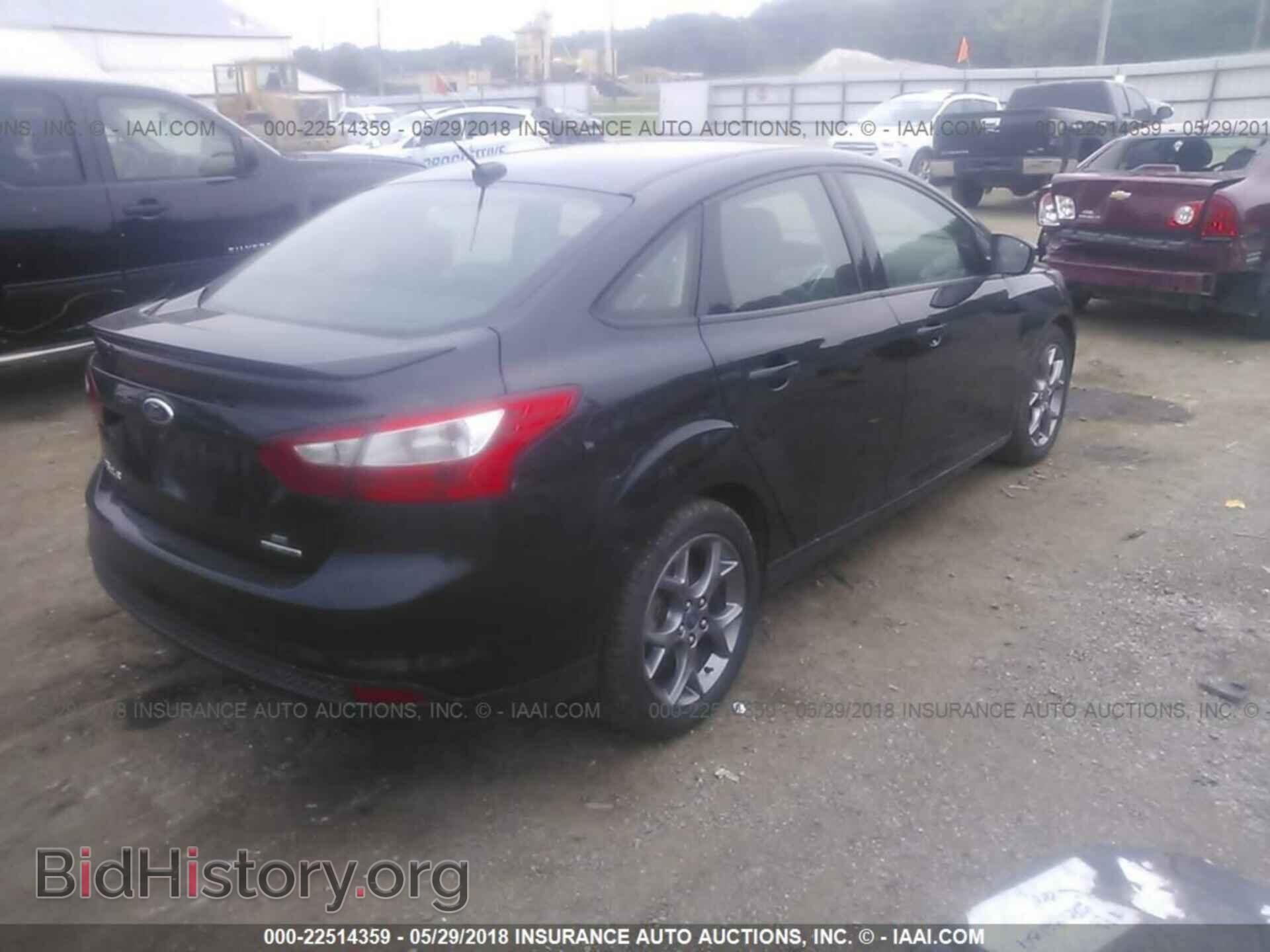 2013 Ford Focus - VIN: 1FADP3F2XDL113598 - Photo 4