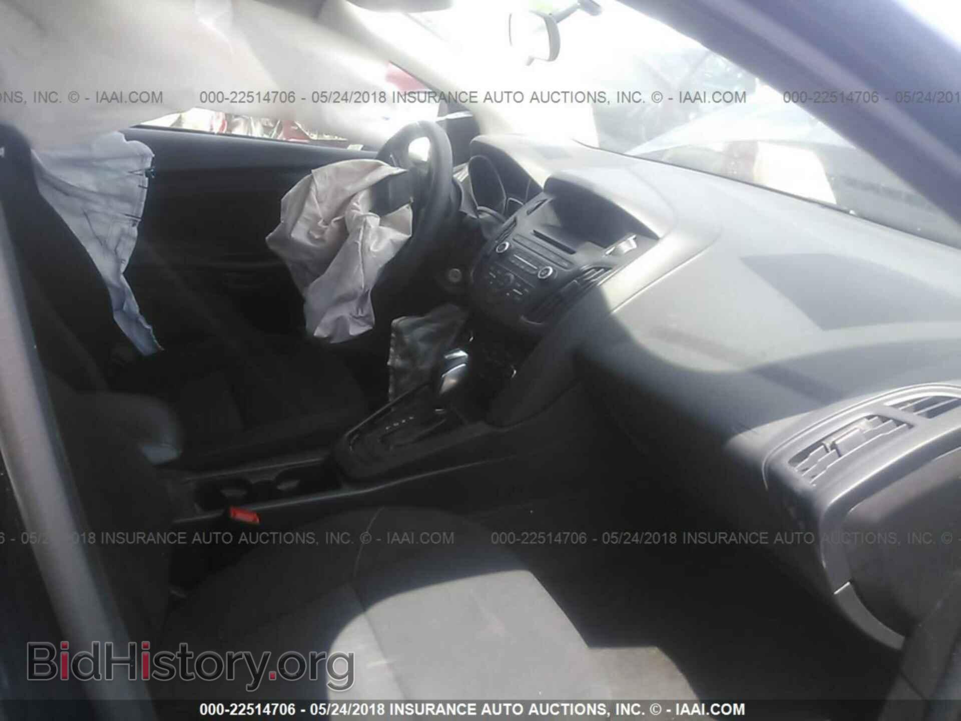 2016 Ford Focus - VIN: 1FADP3F22GL253116 - Photo 5